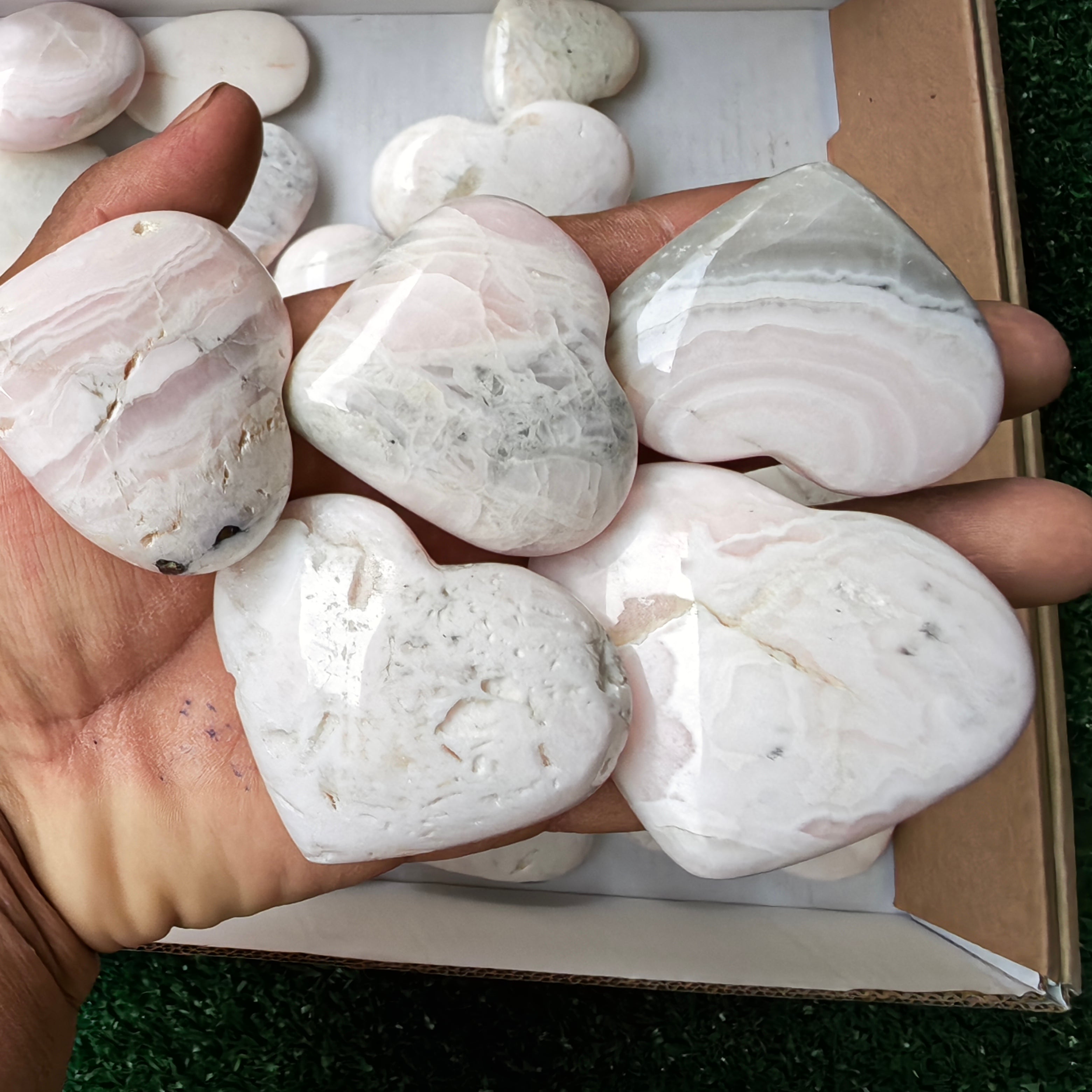 32 pc mangano calcite palms & hearts