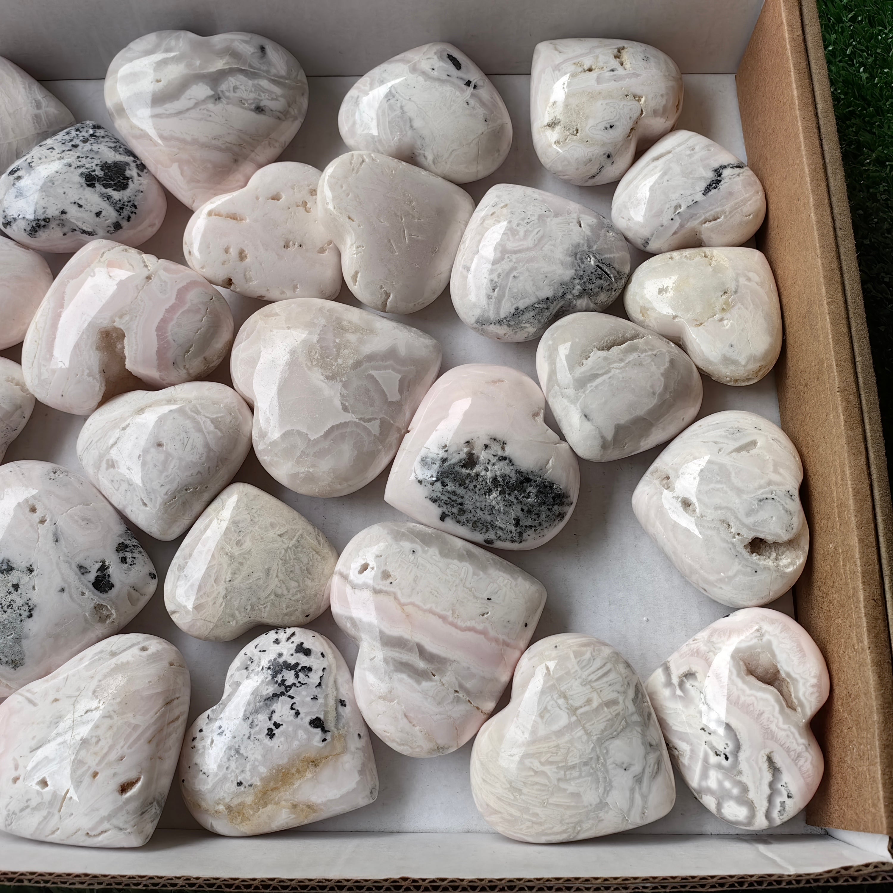 32 pc mangano calcite hearts