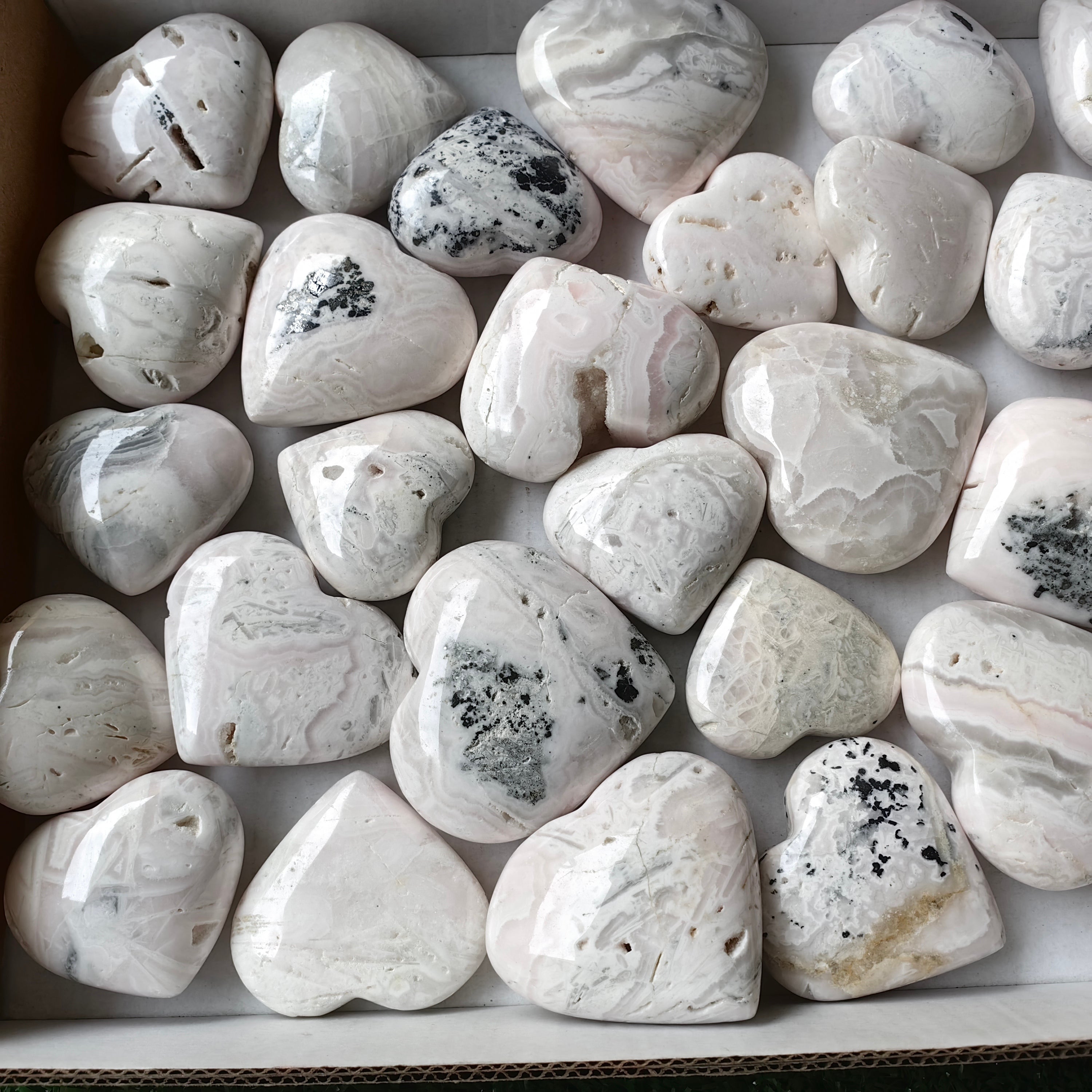 32 pc mangano calcite hearts