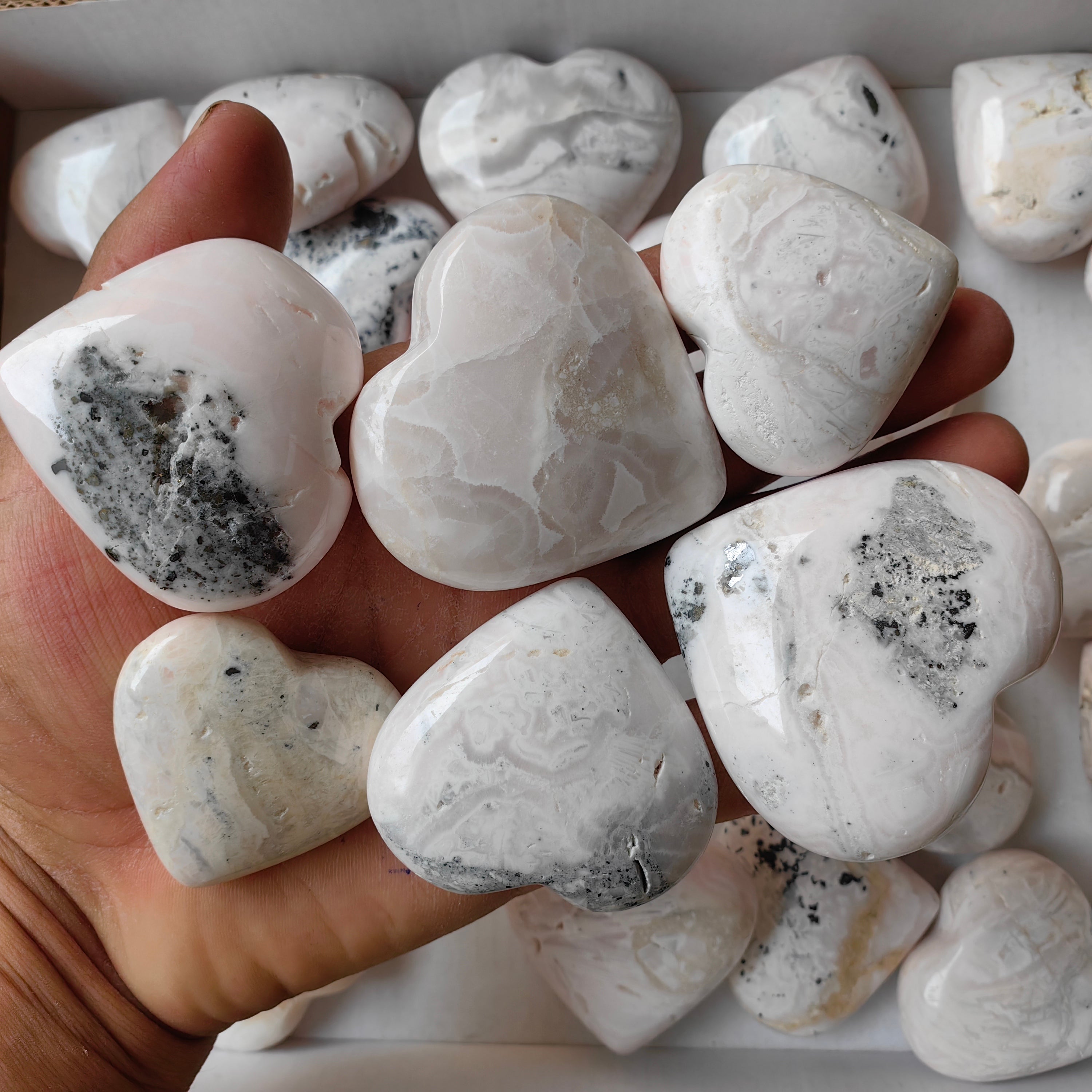 32 pc mangano calcite hearts