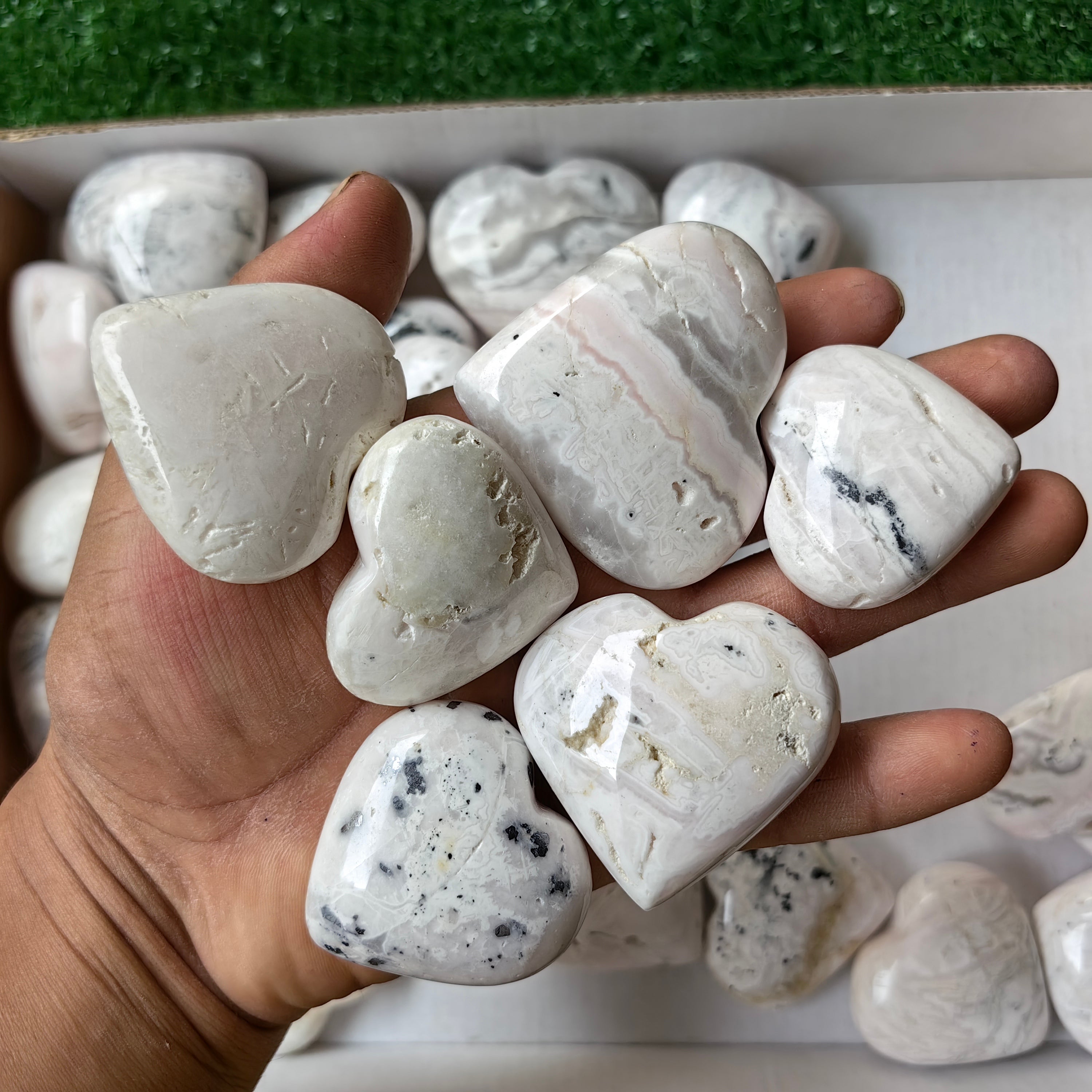 32 pc mangano calcite hearts