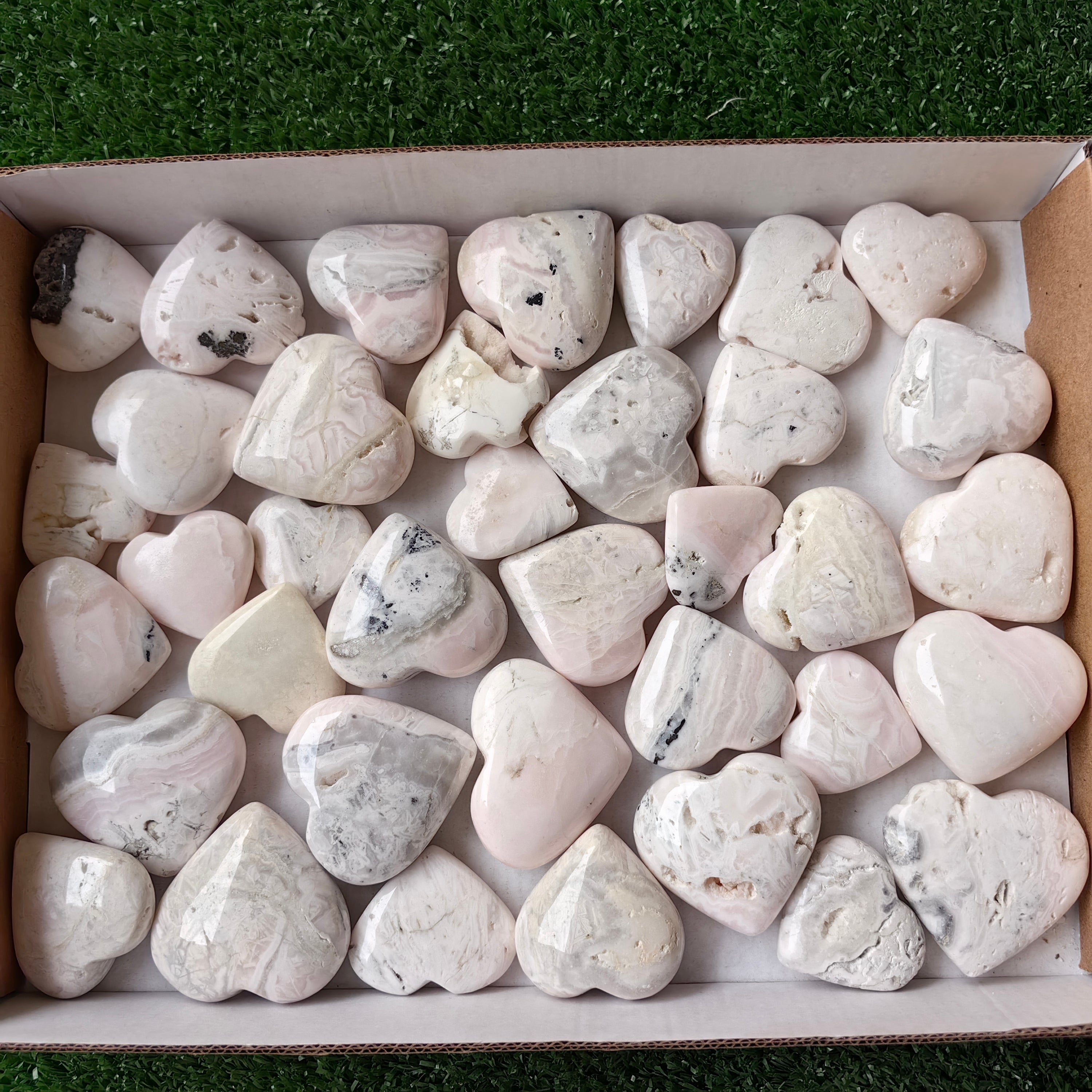 37 pc mangano calcite hearts