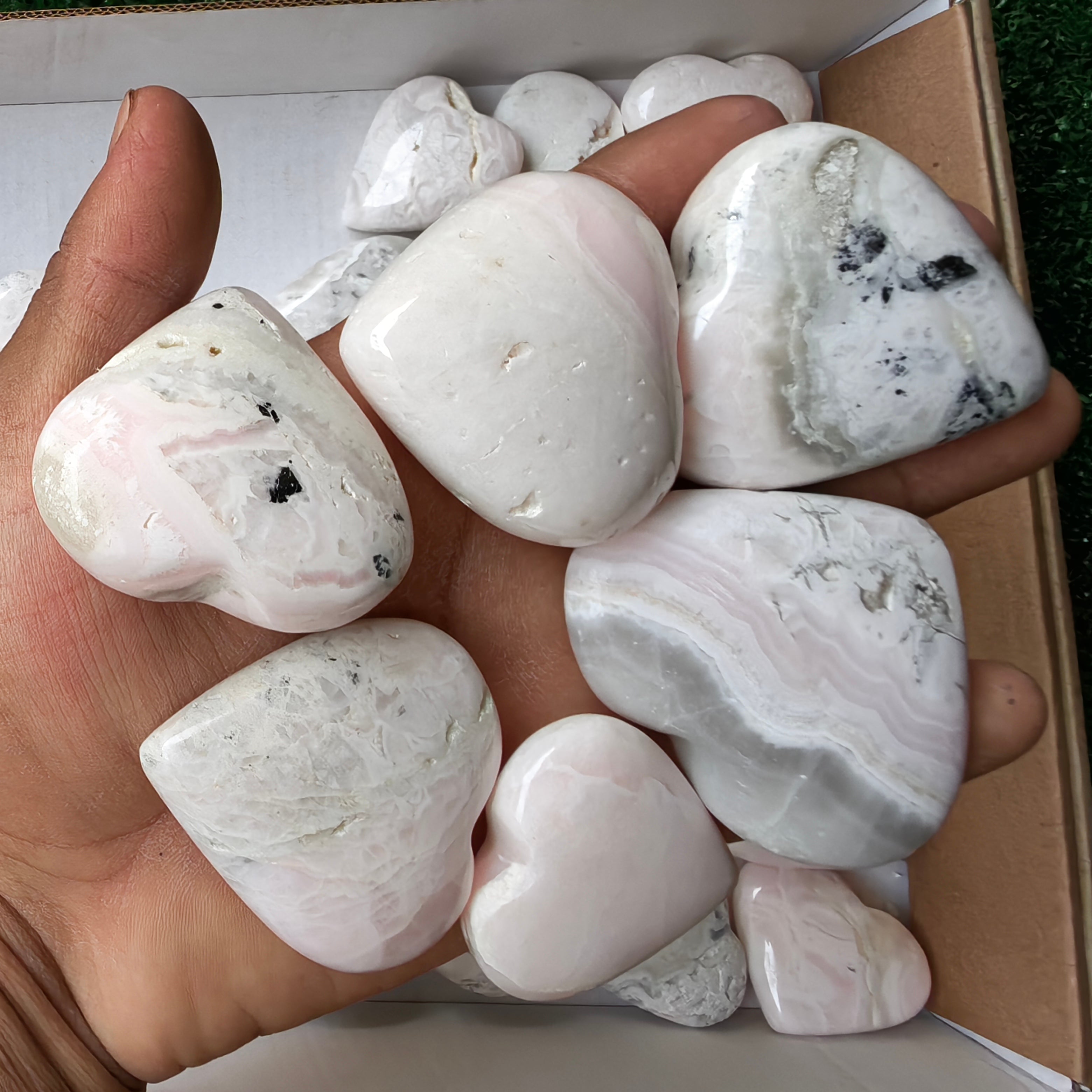 37 pc mangano calcite hearts