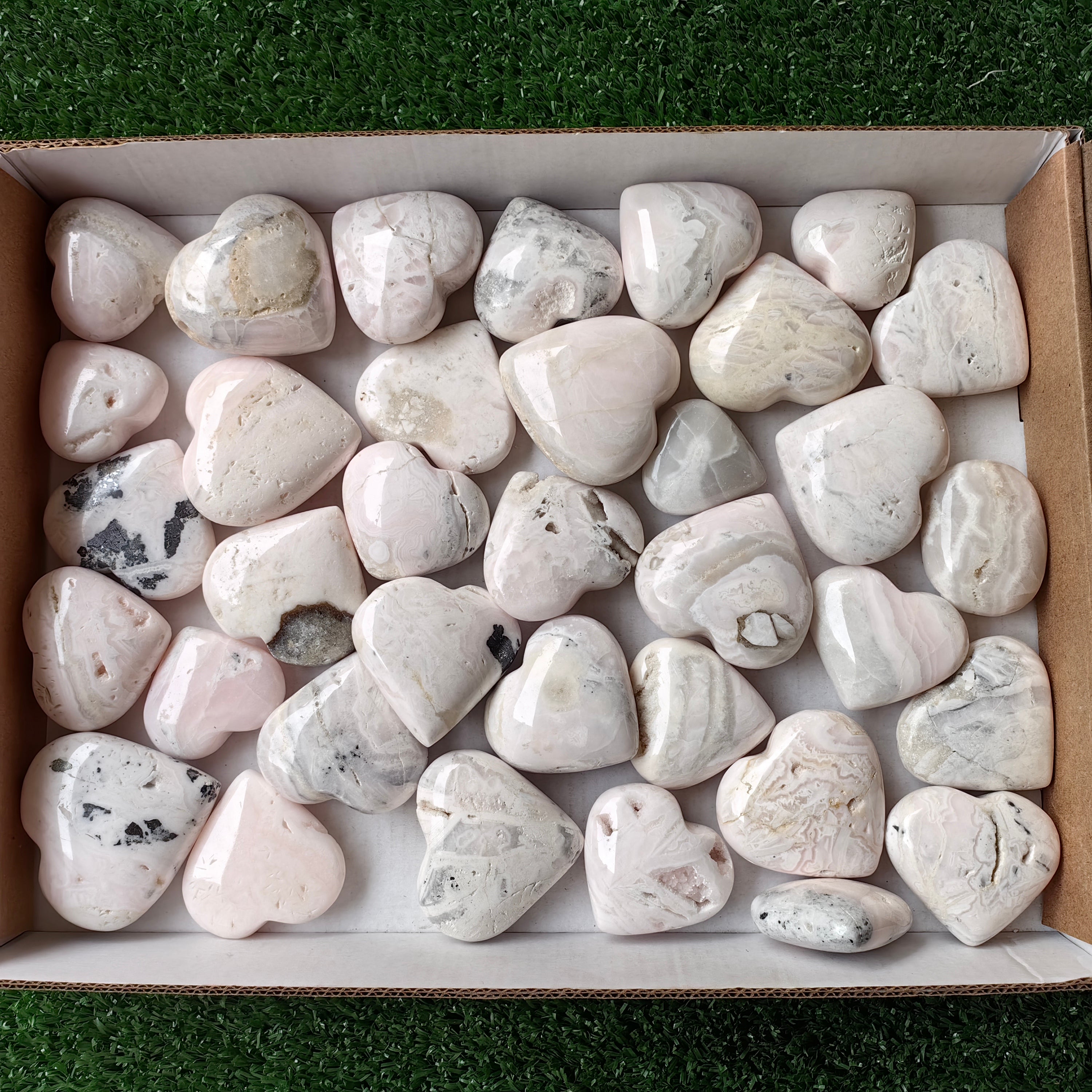 35 pc mangano calcite hearts