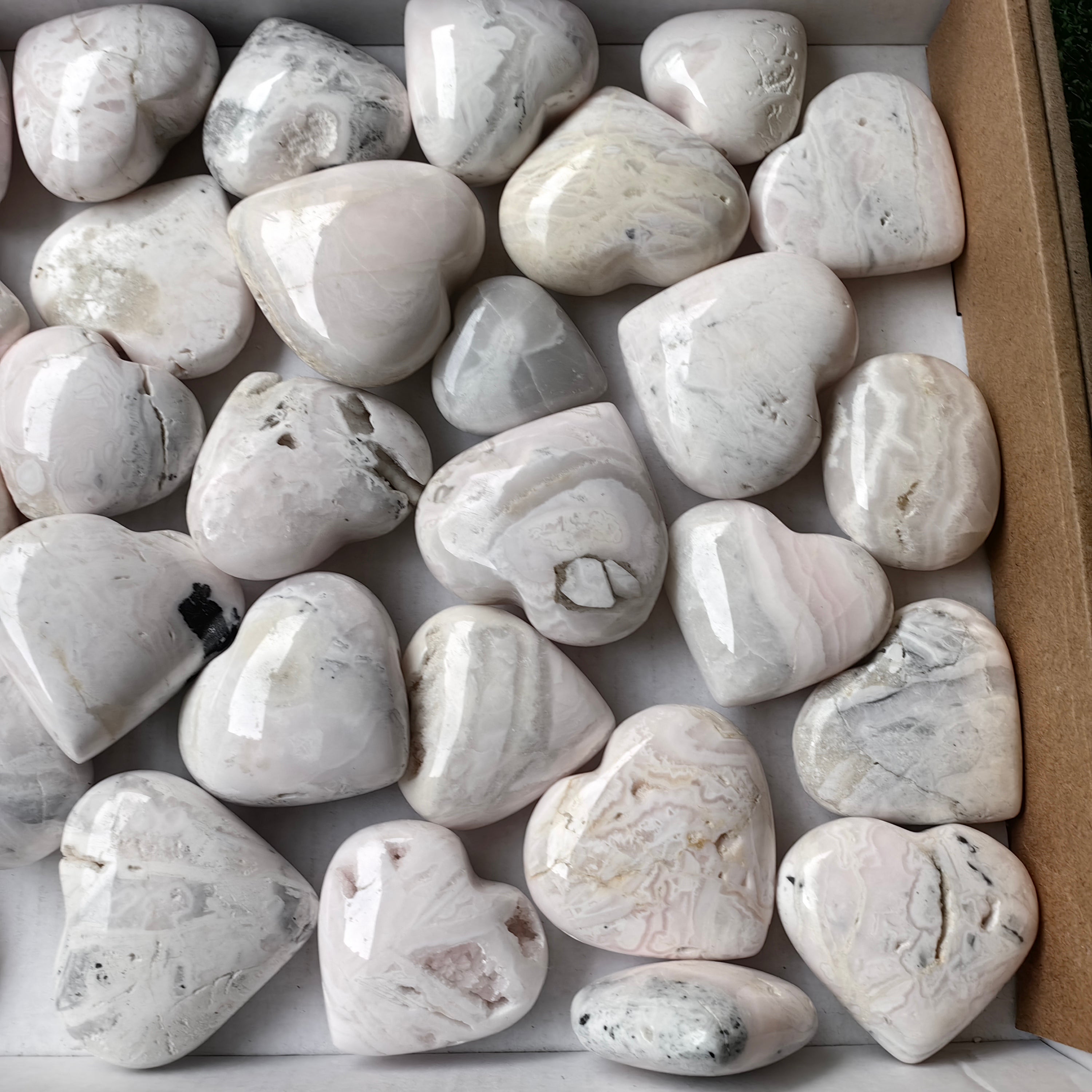 35 pc mangano calcite hearts