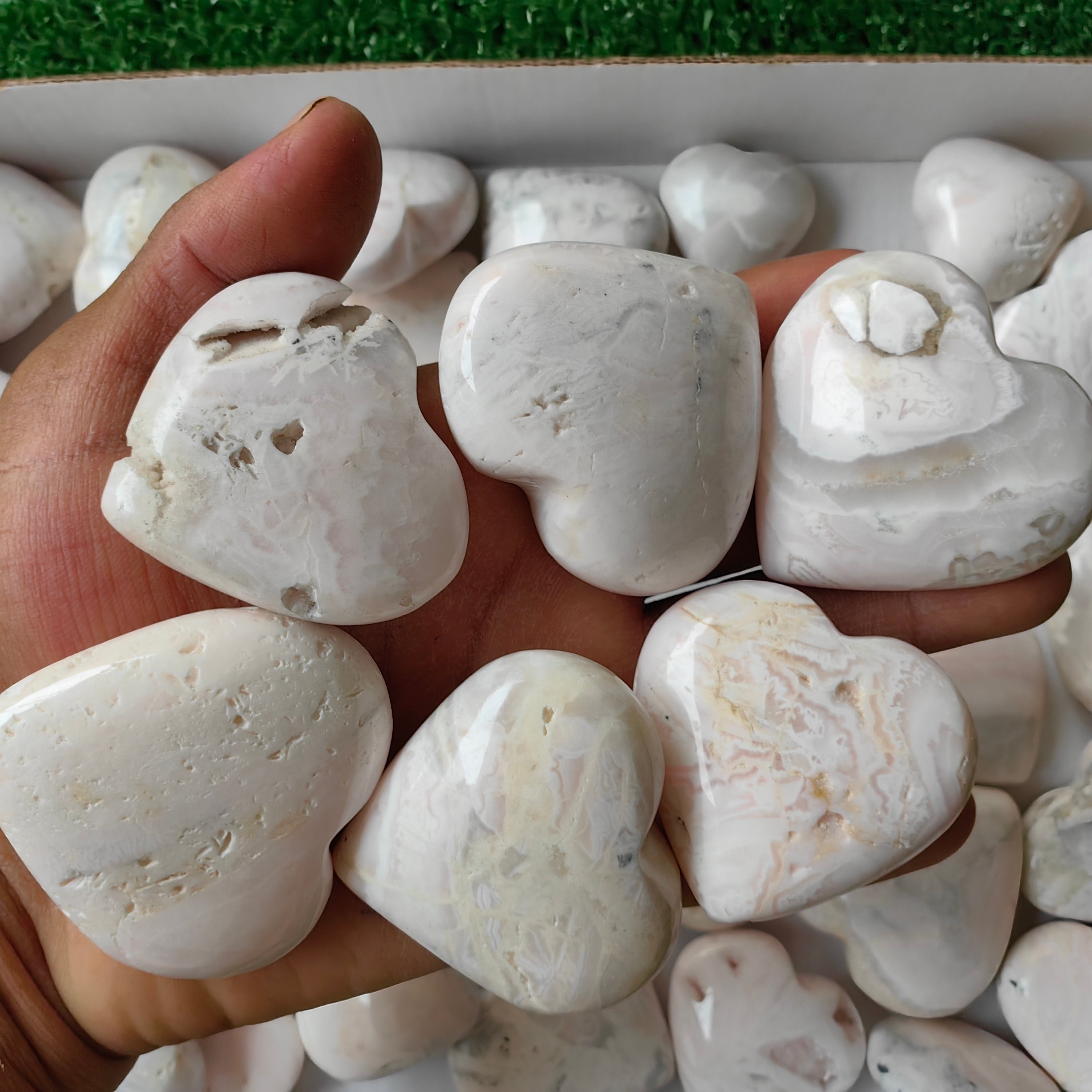 35 pc mangano calcite hearts