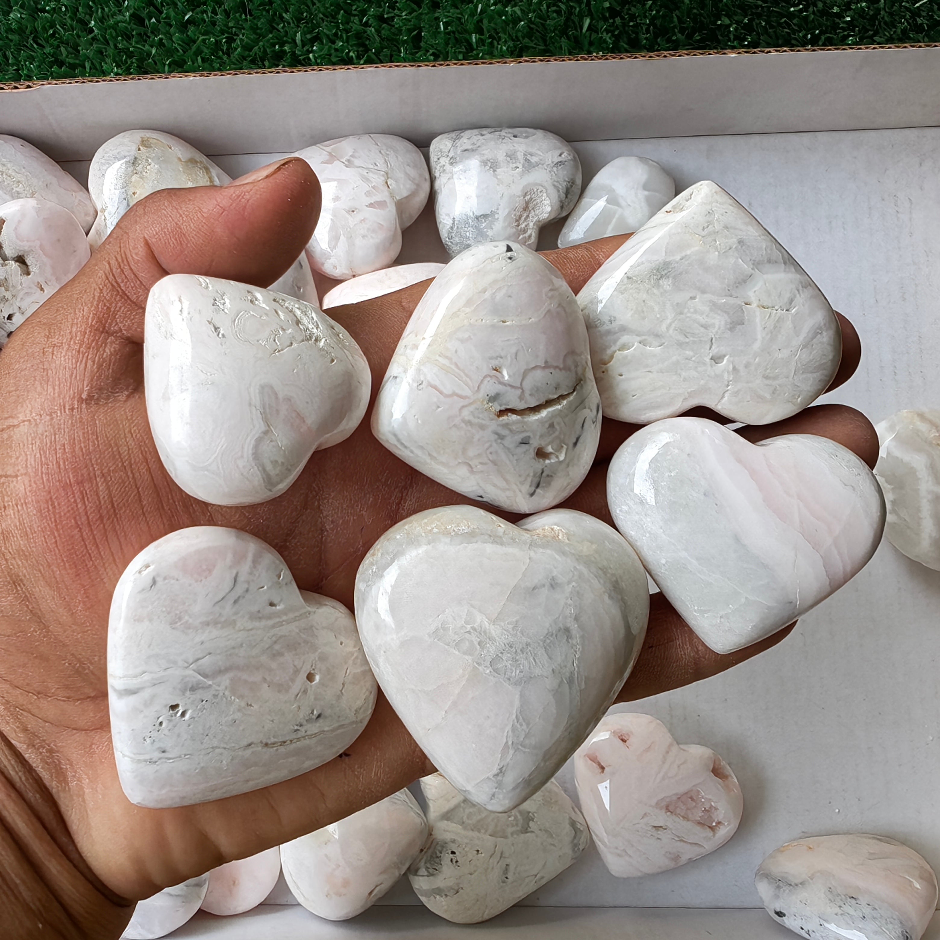 35 pc mangano calcite hearts