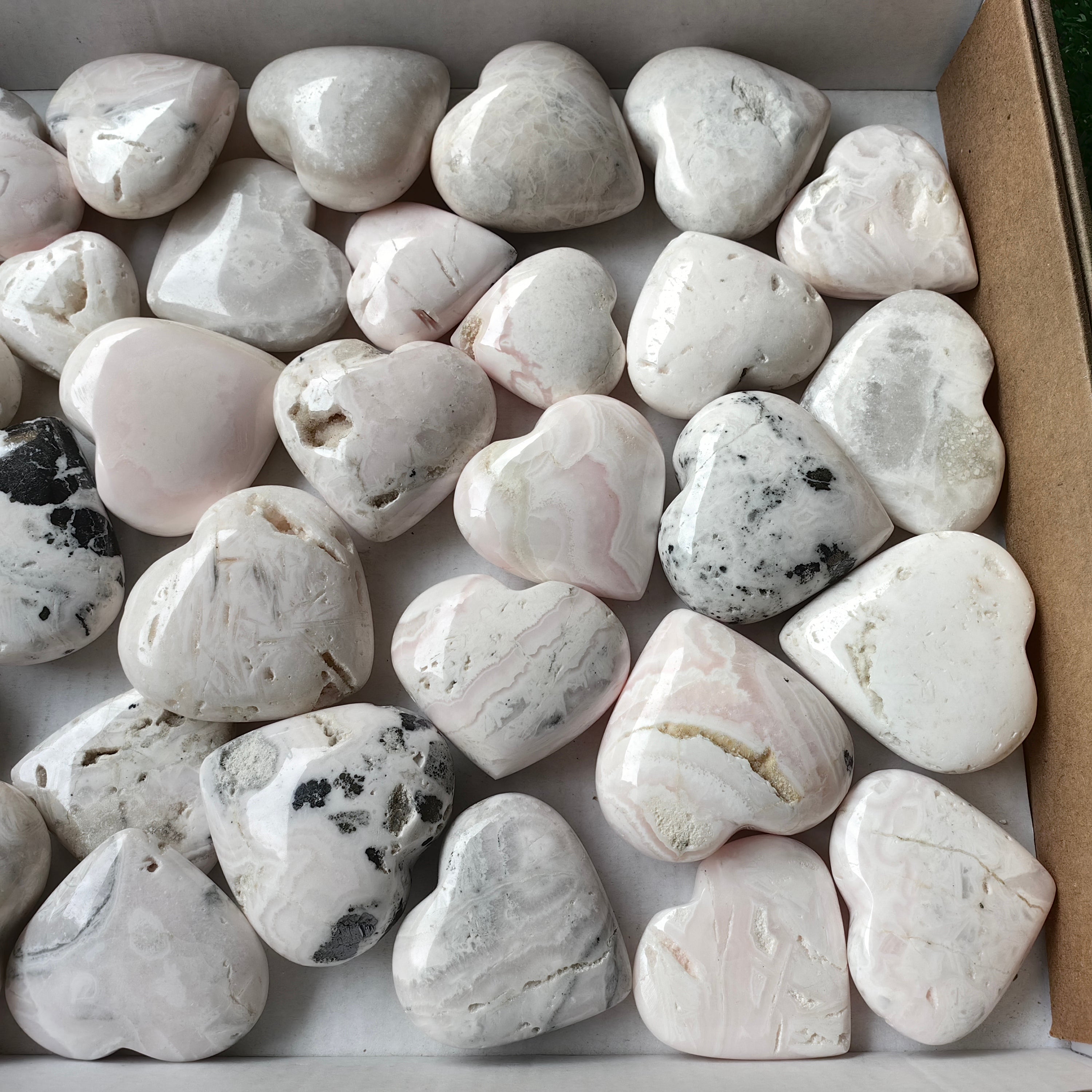 35 pc mangano calcite hearts