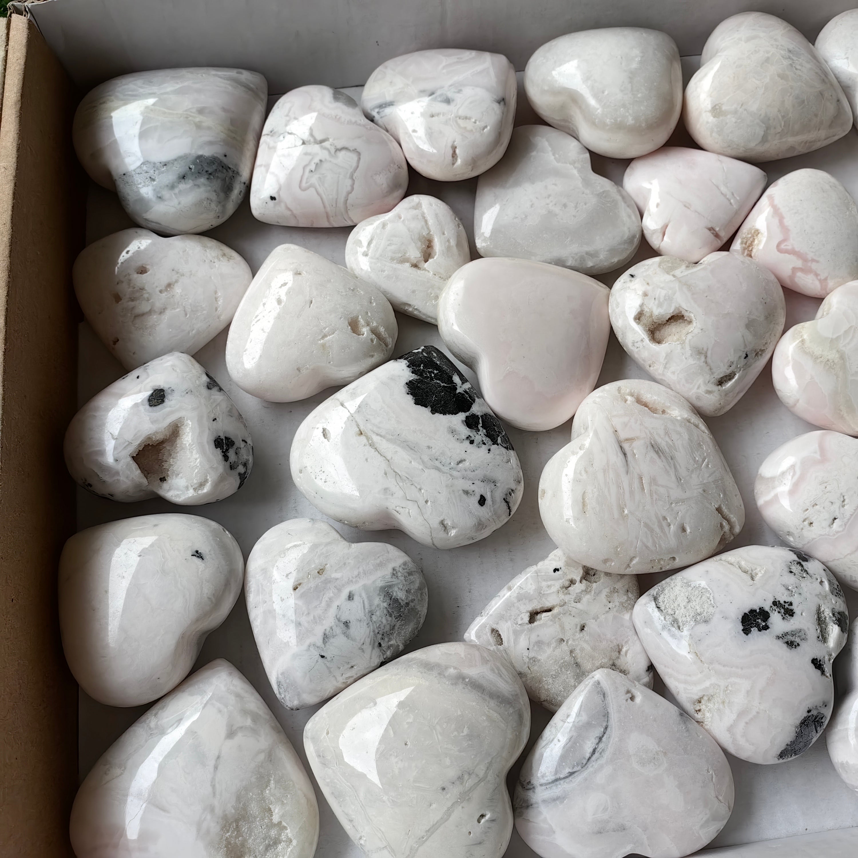 35 pc mangano calcite hearts