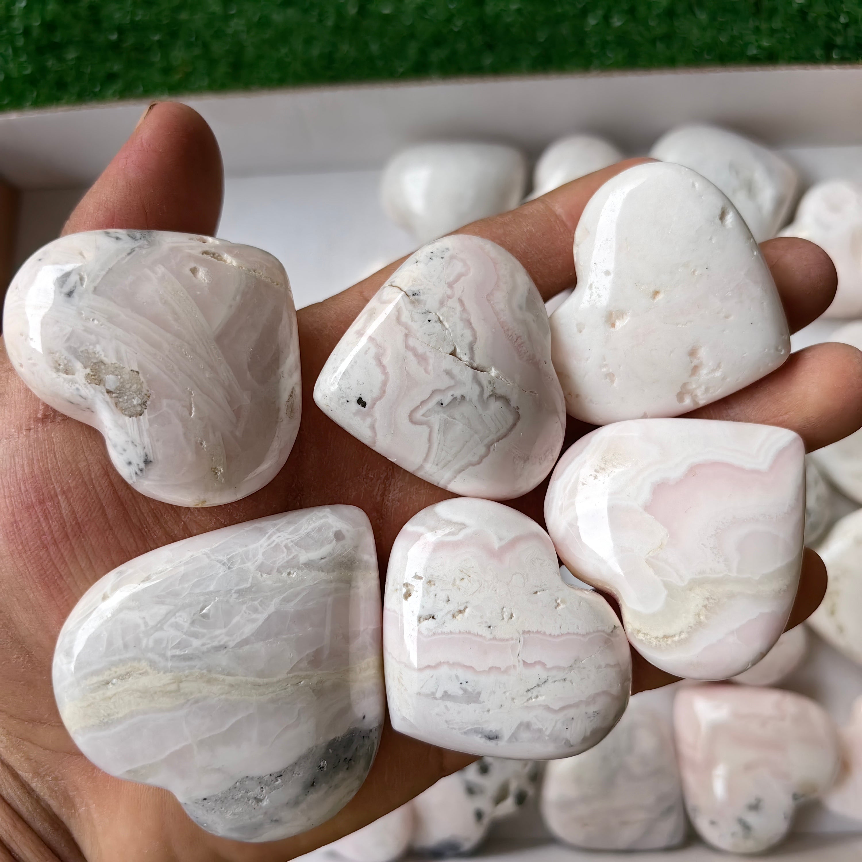 35 pc mangano calcite hearts