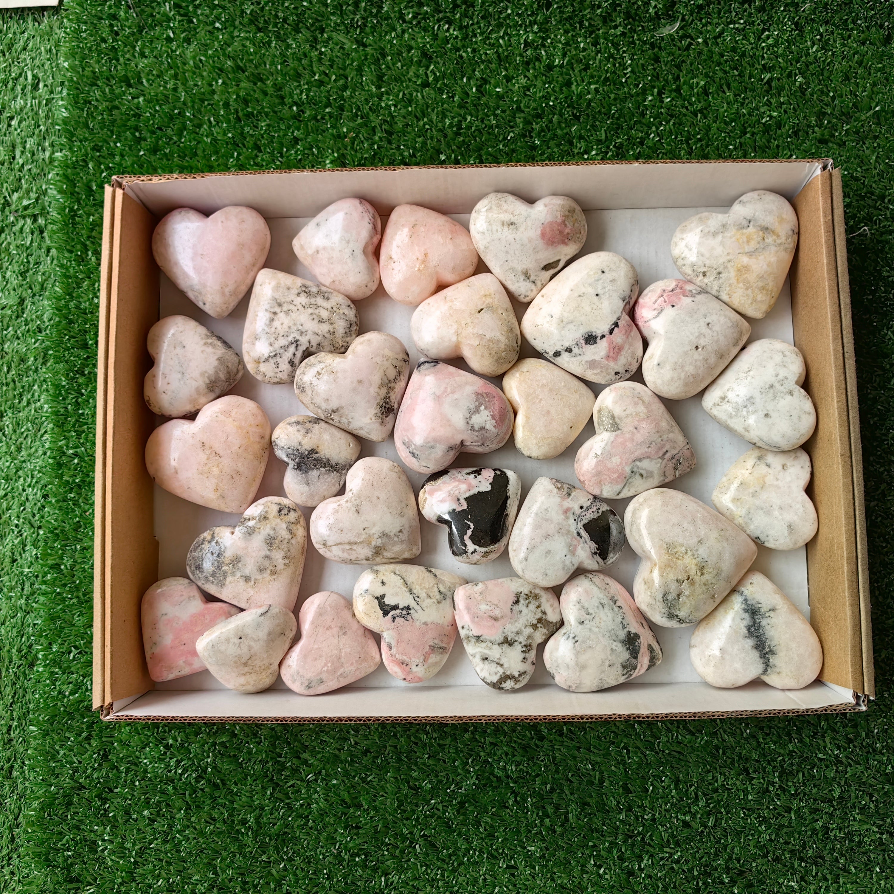 30 pc mangano calcite with rhodonite hearts