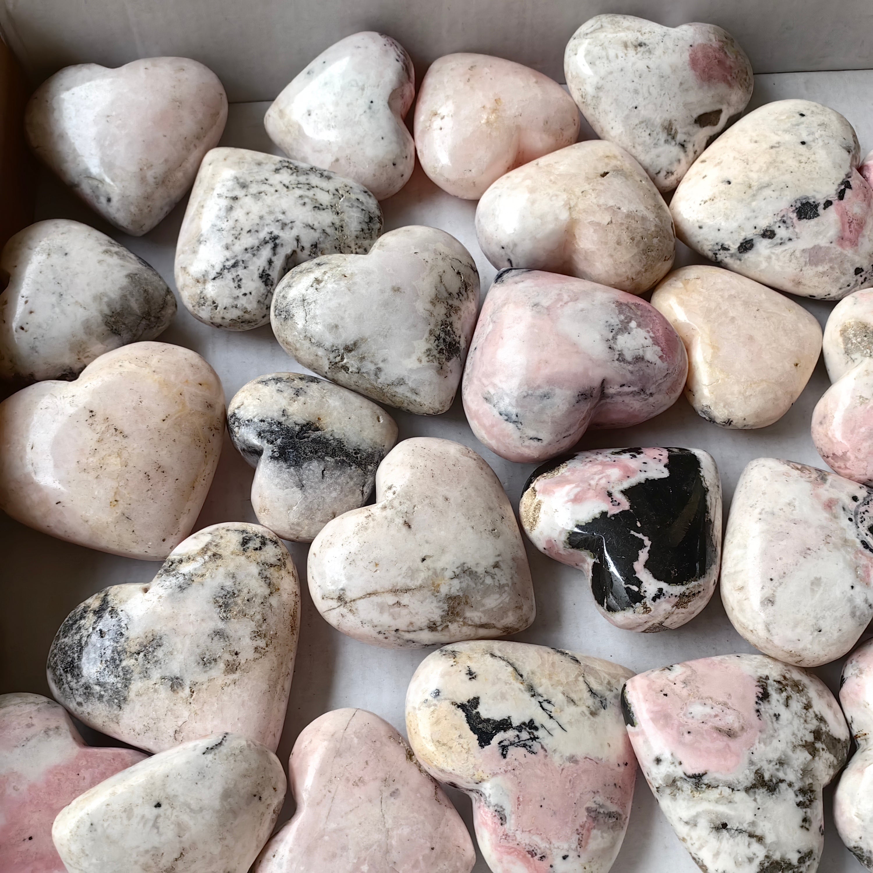 30 pc mangano calcite with rhodonite hearts