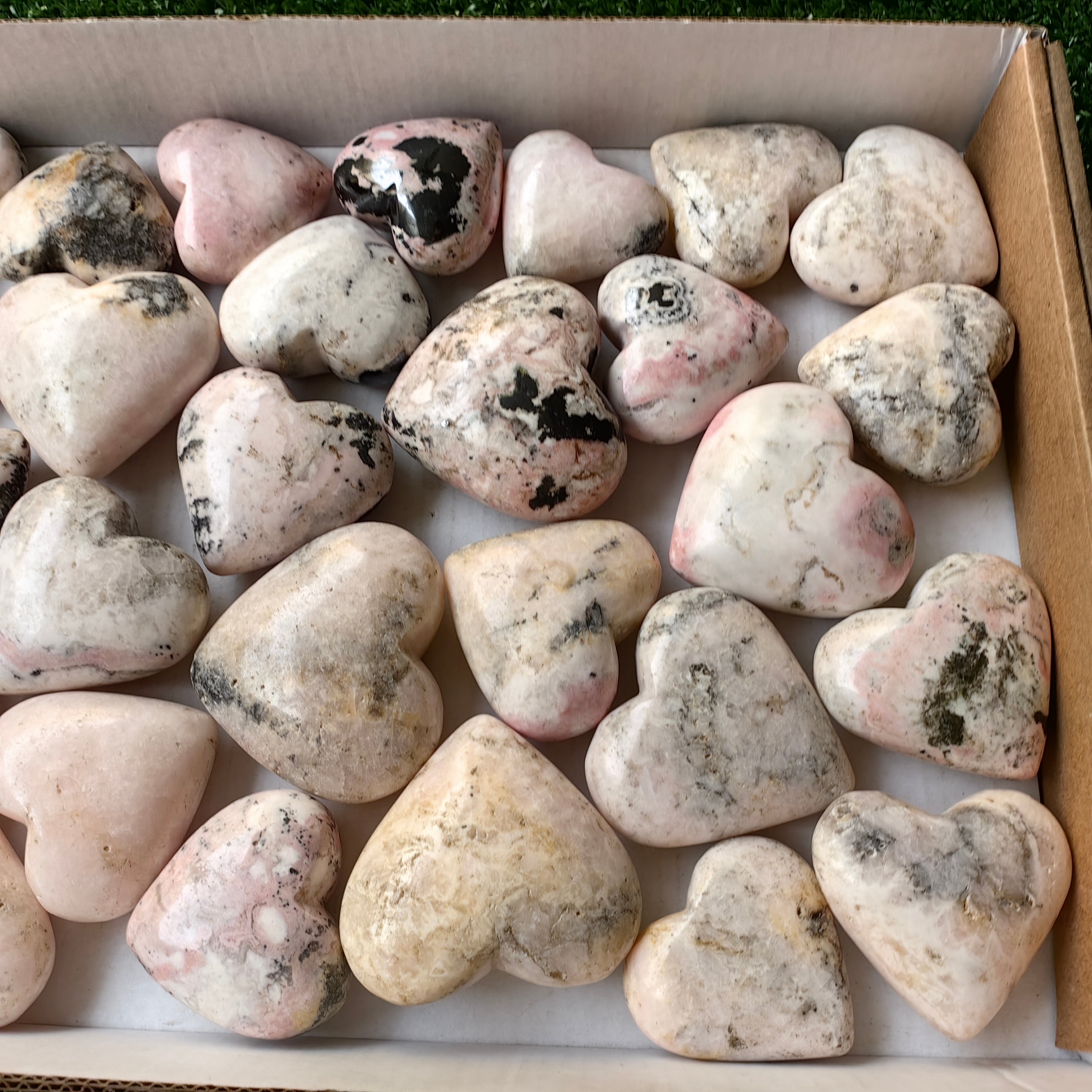 30 pc mangano calcite with rhodonite hearts