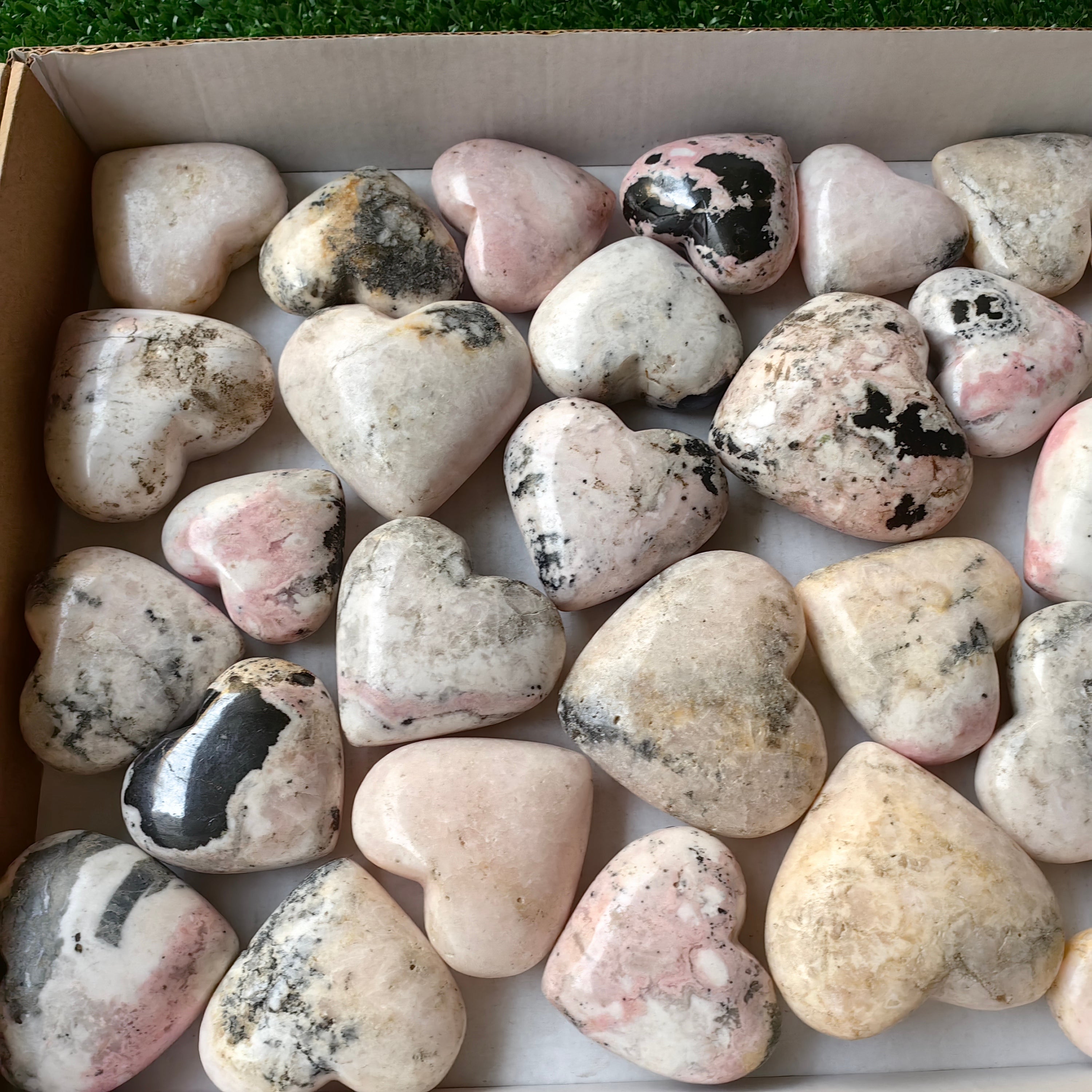 30 pc mangano calcite with rhodonite hearts