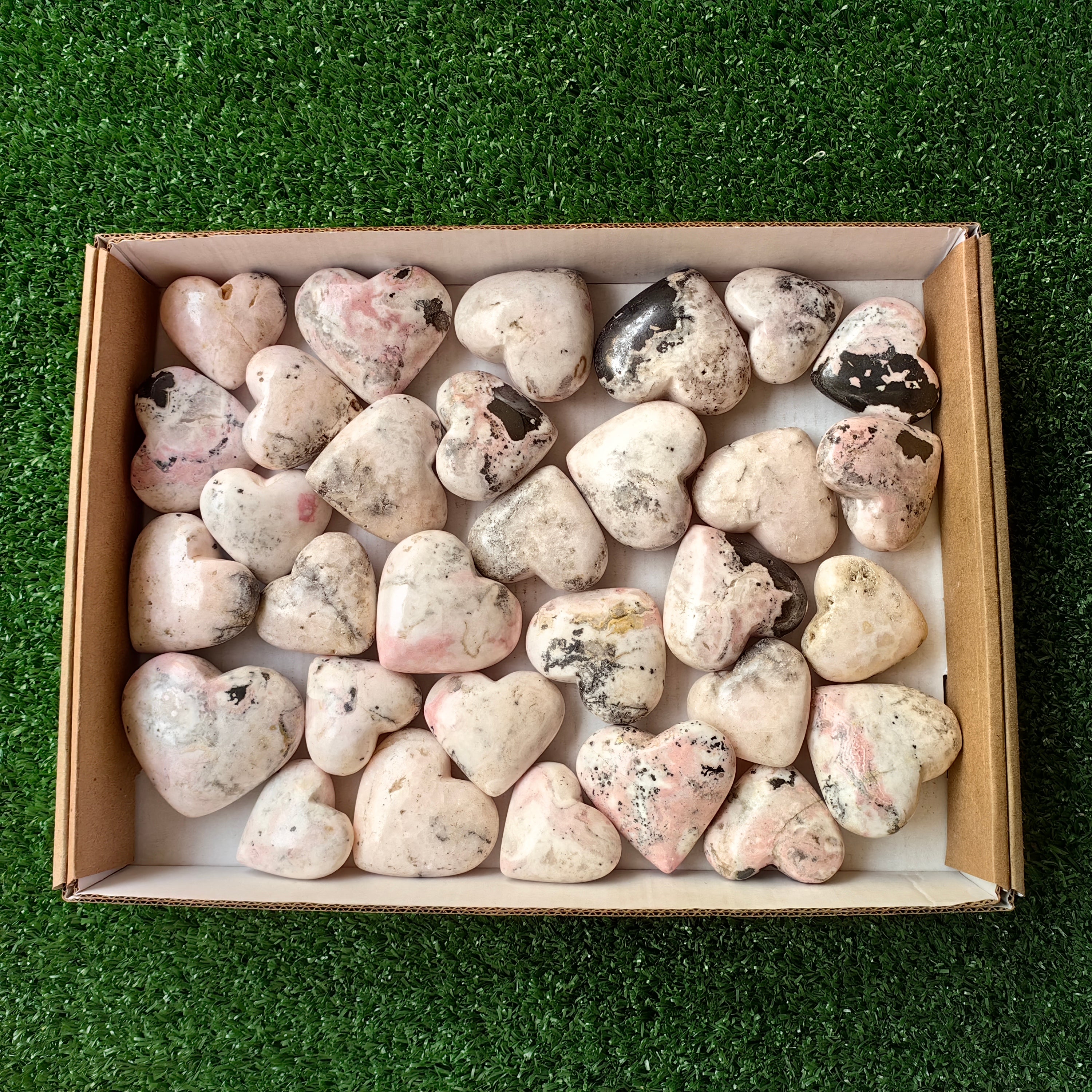 31 pc mangano calcite with rhodonite hearts