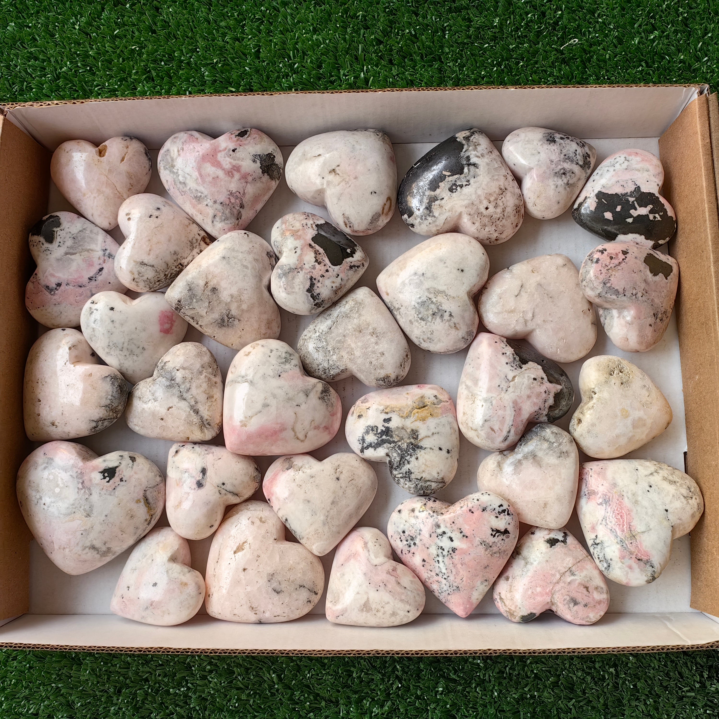 31 pc mangano calcite with rhodonite hearts
