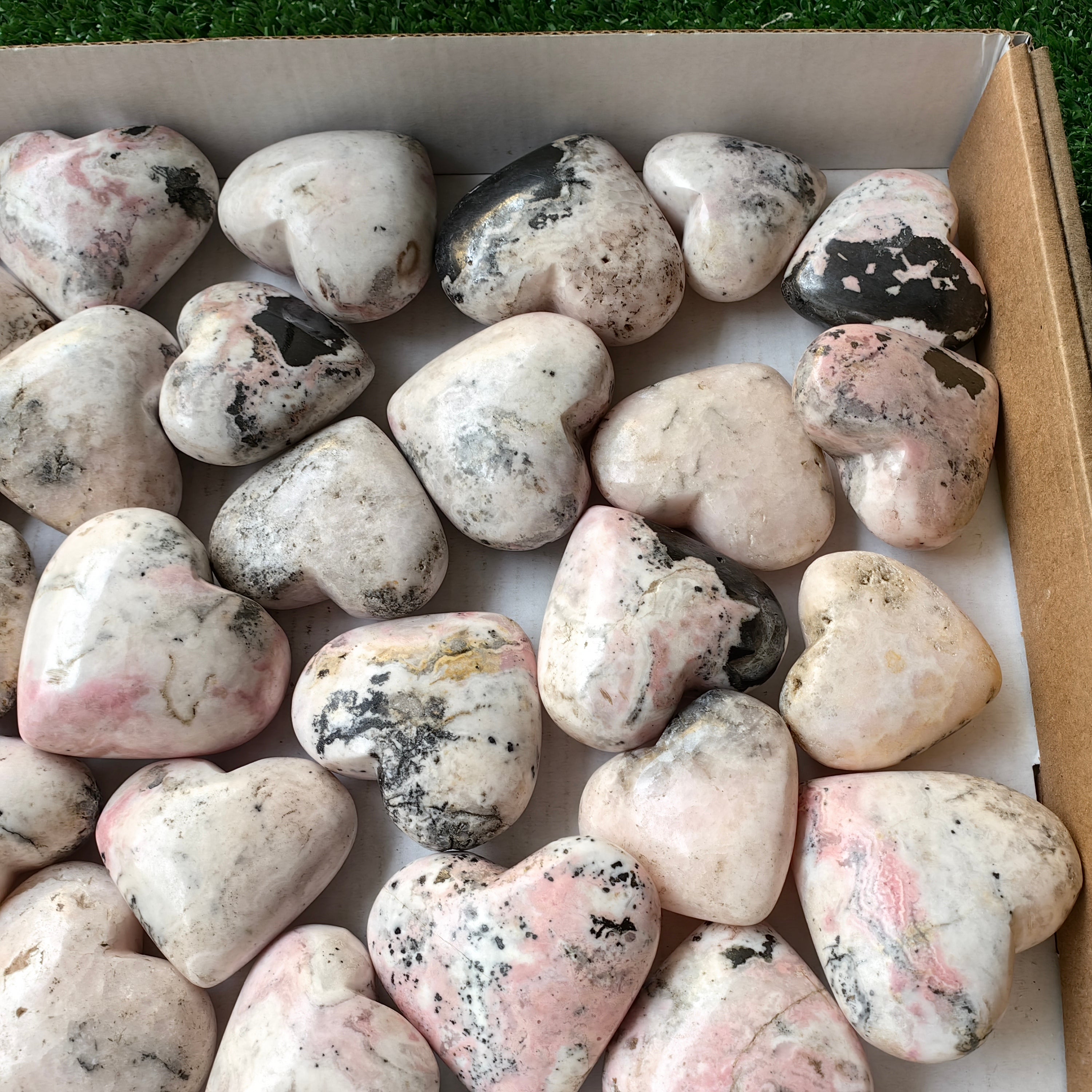 31 pc mangano calcite with rhodonite hearts