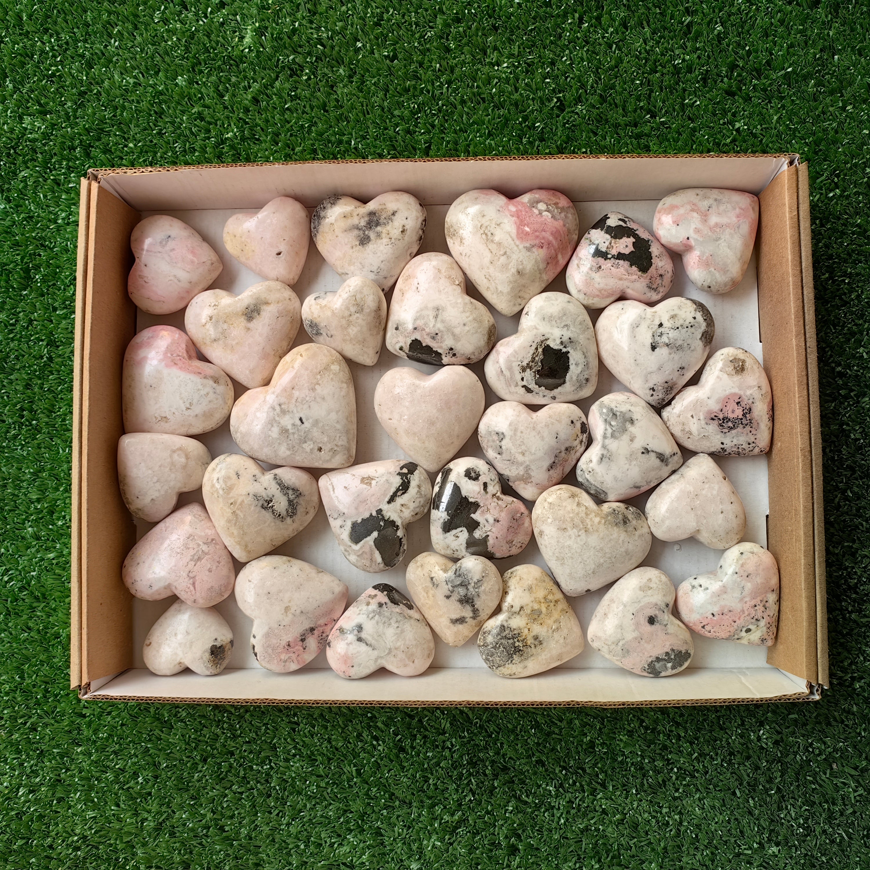 31 pc mangano calcite with rhodonite hearts