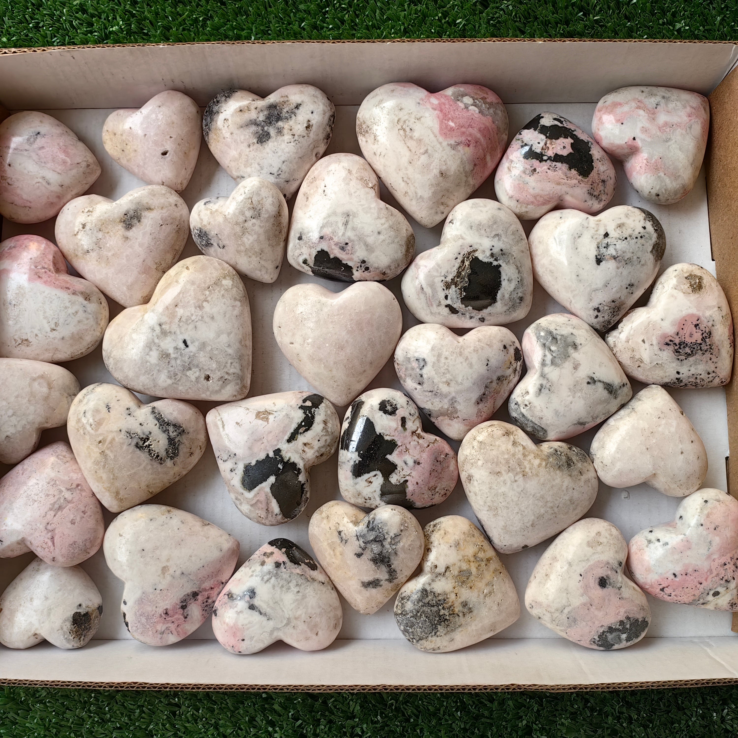 31 pc mangano calcite with rhodonite hearts