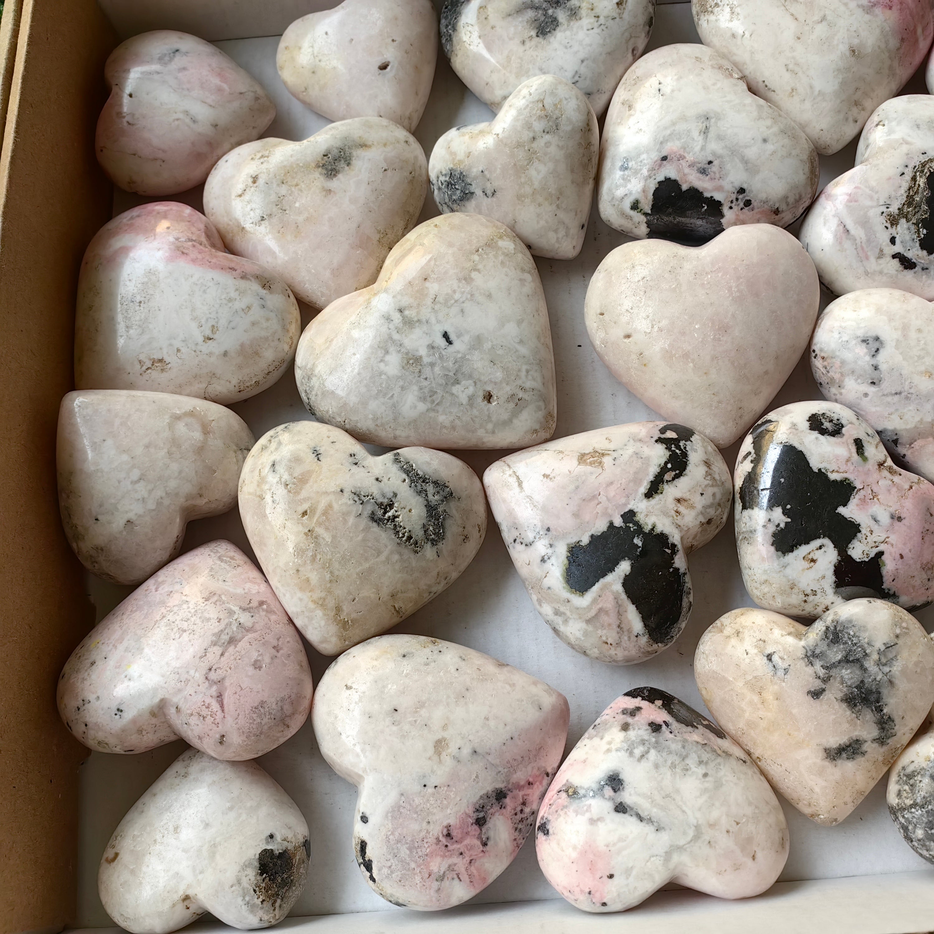 31 pc mangano calcite with rhodonite hearts