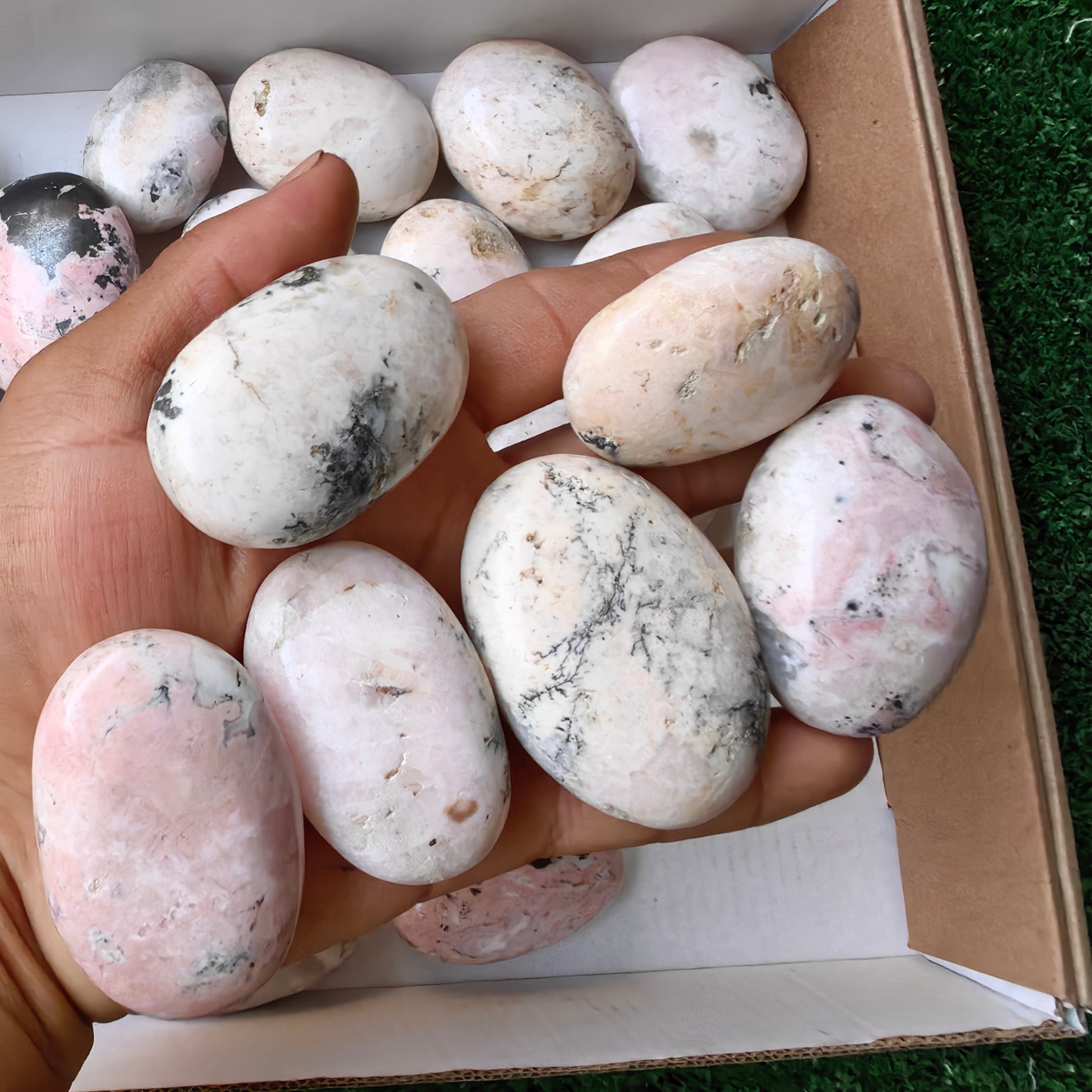 34 pc mangano calcite with rhodonite palms