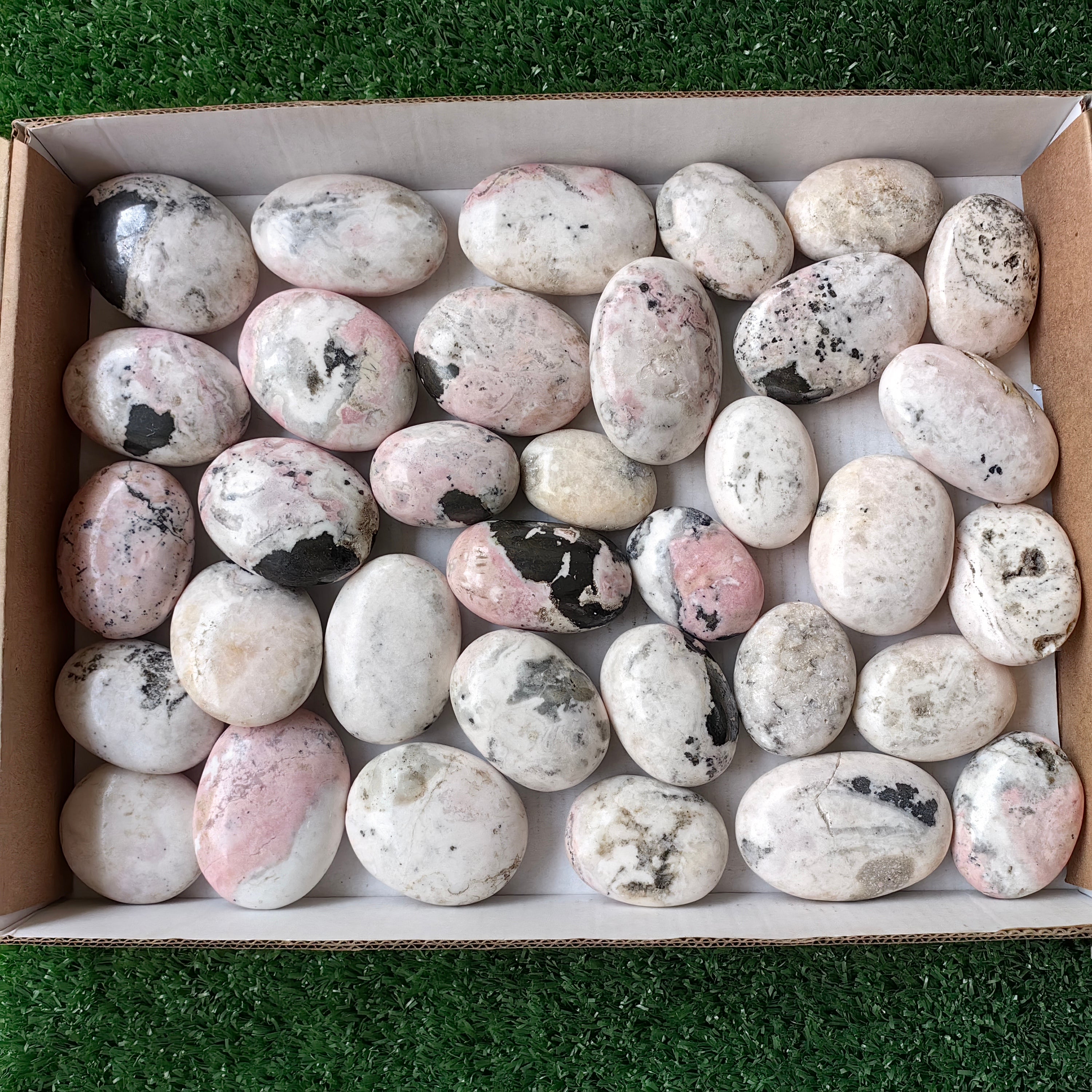 34 pc mangano calcite with rhodonite palms