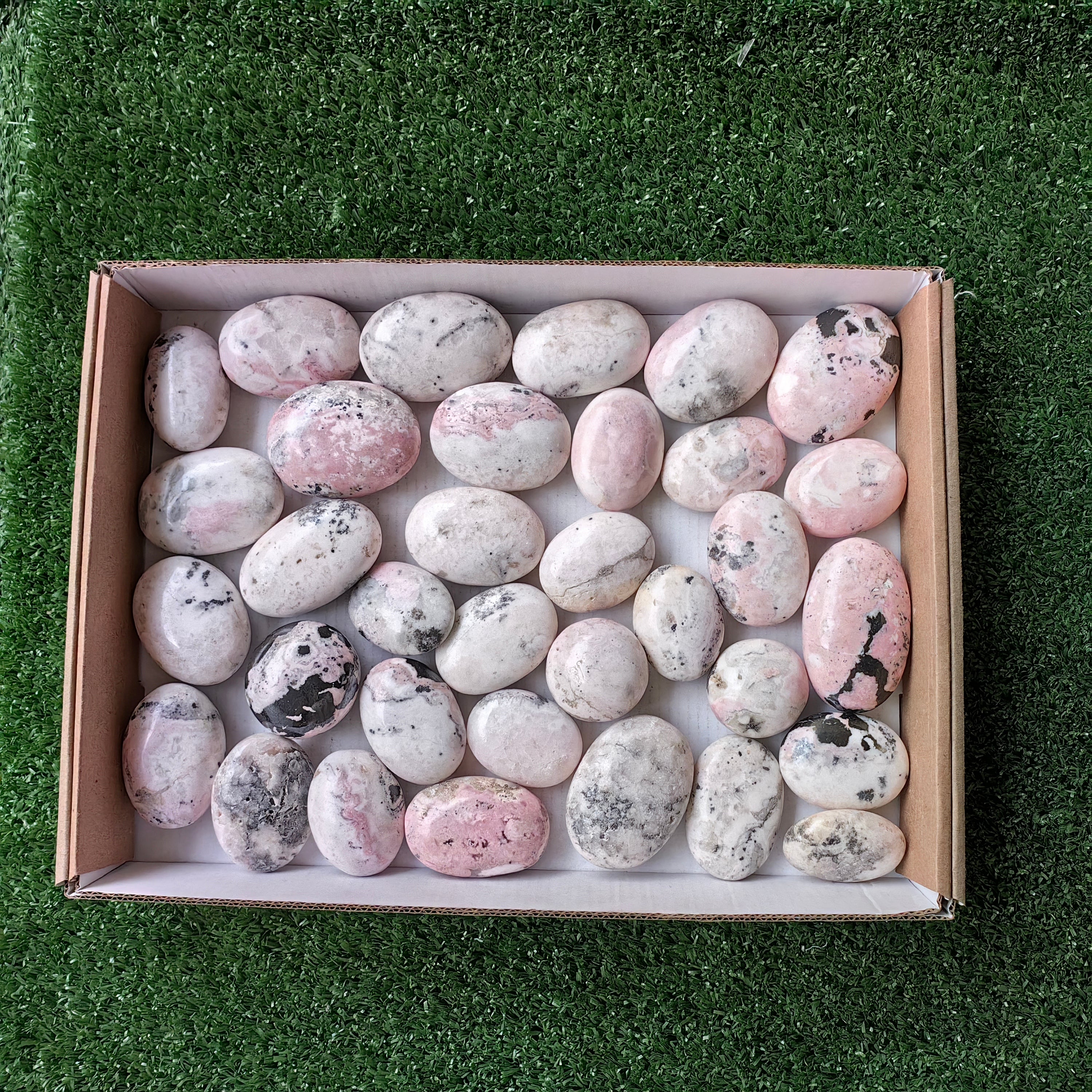 34 pc mangano calcite with rhodonite palms