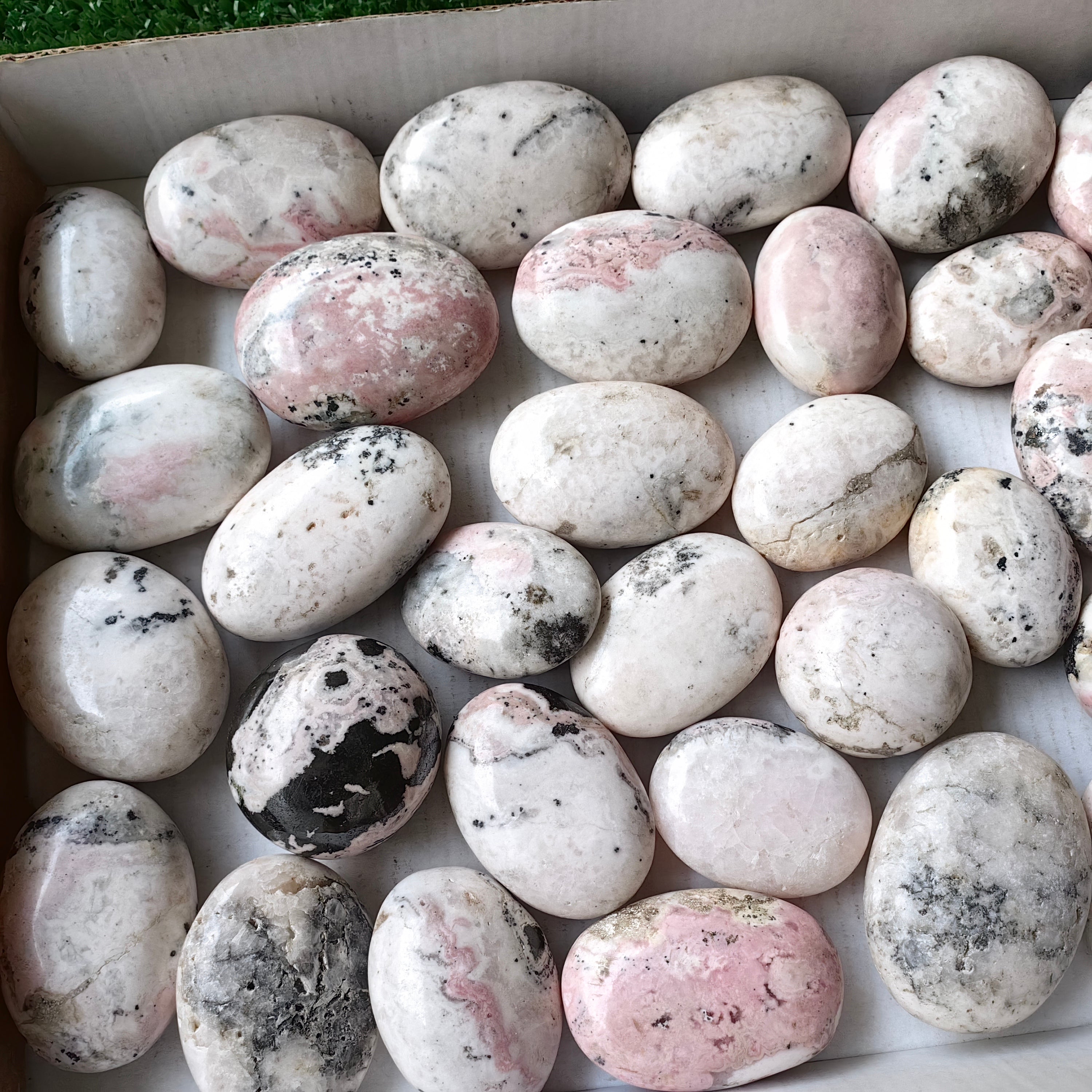 34 pc mangano calcite with rhodonite palms