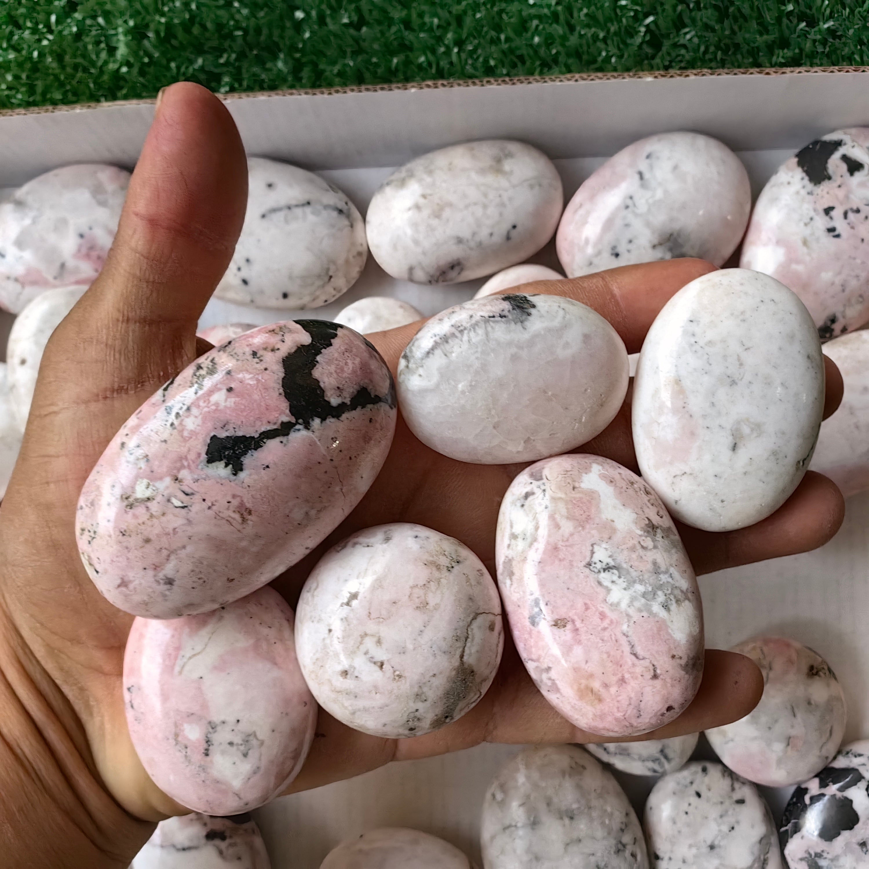 34 pc mangano calcite with rhodonite palms