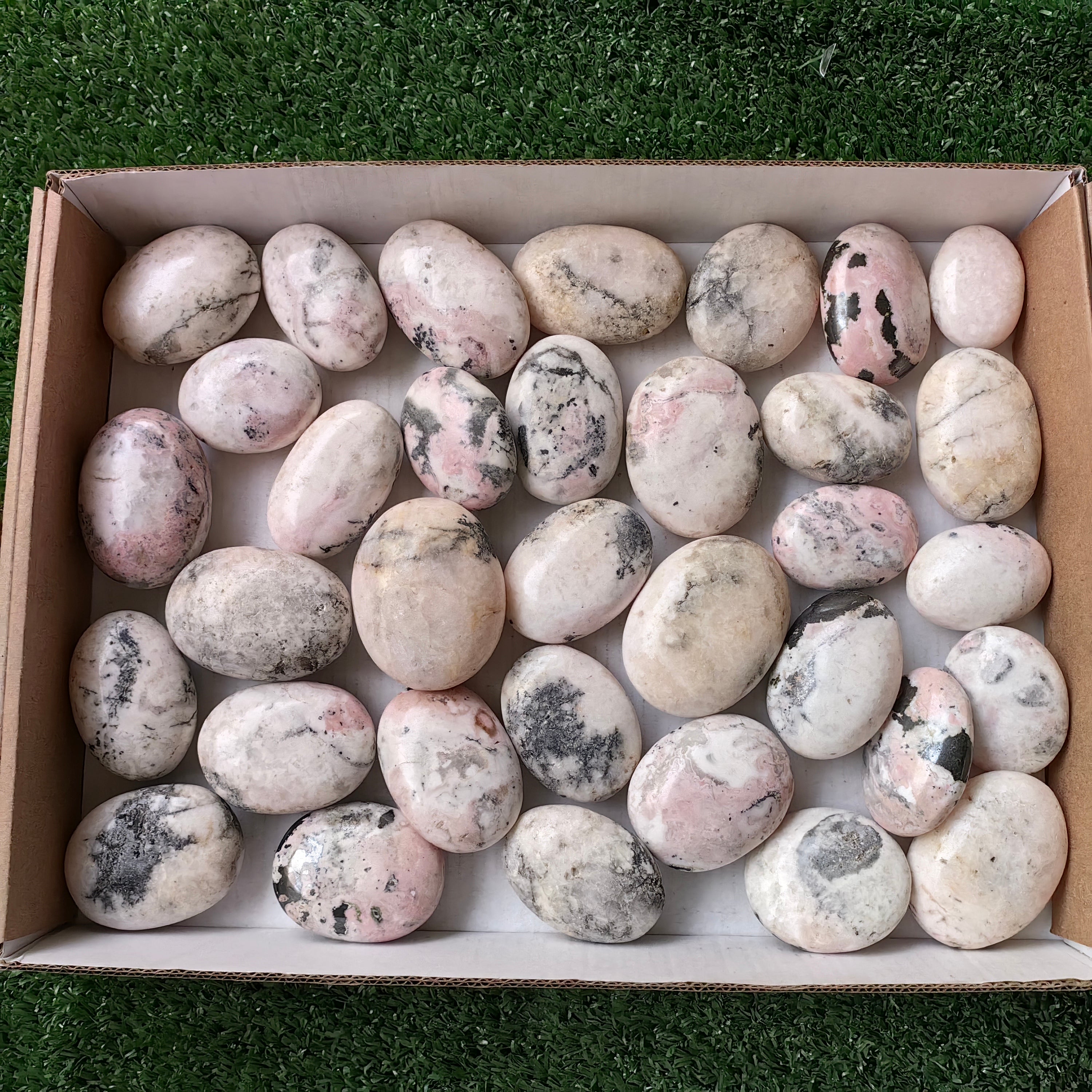 34 pc mangano calcite with rhodonite palms