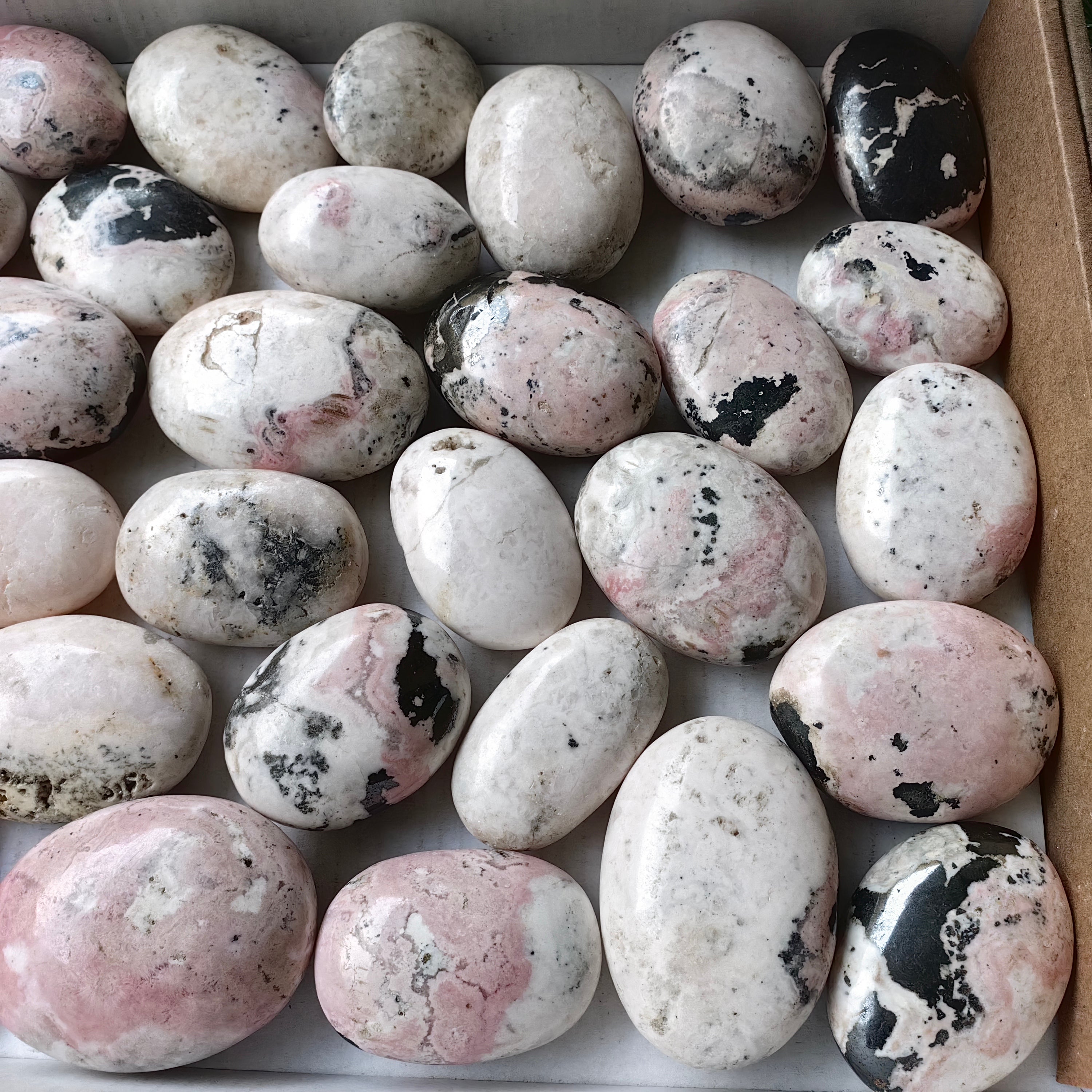 35 pc mangano calcite with rhodonite palms
