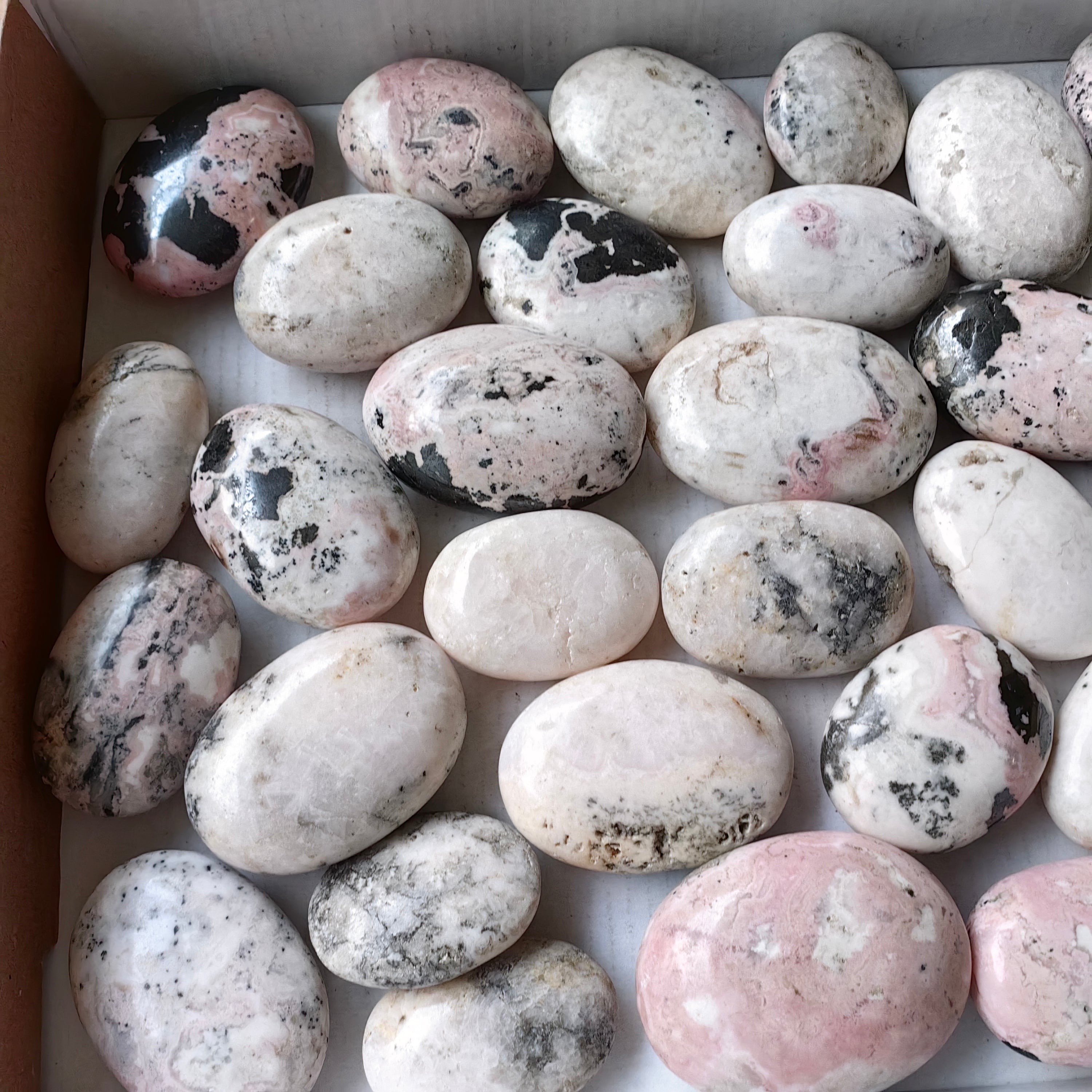 35 pc mangano calcite with rhodonite palms