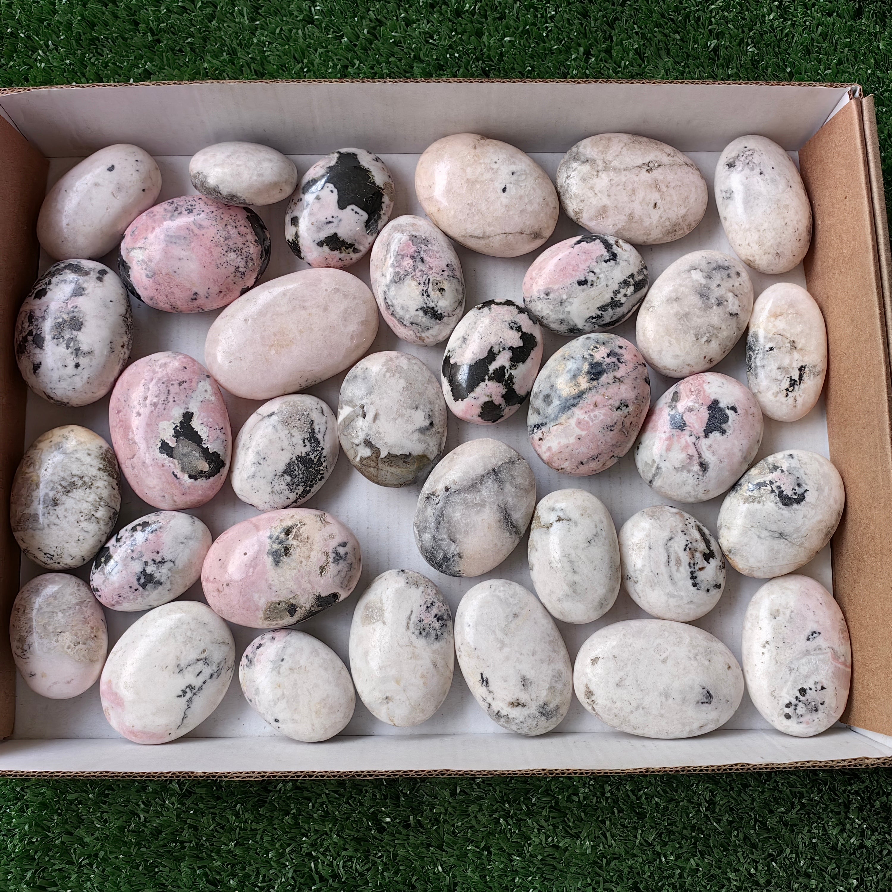 33 pc mangano calcite with rhodonite palms