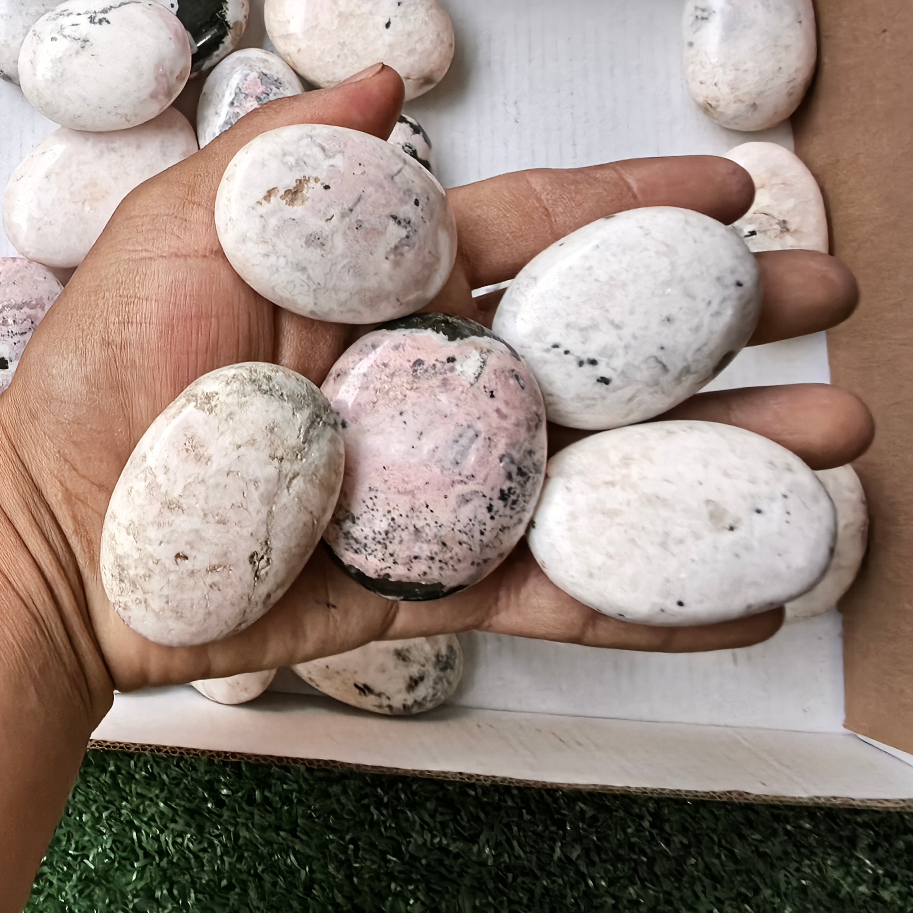 33 pc mangano calcite with rhodonite palms