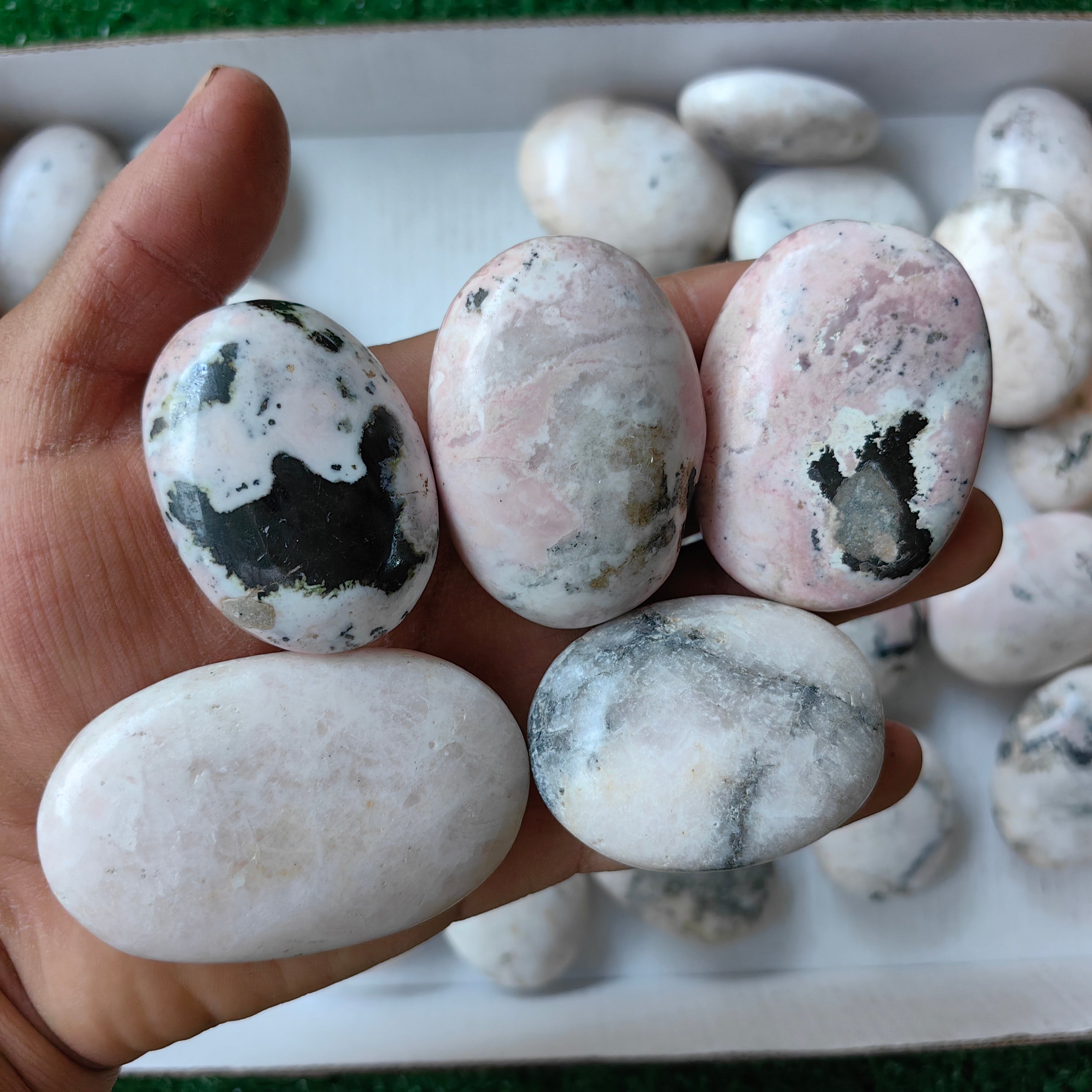 33 pc mangano calcite with rhodonite palms