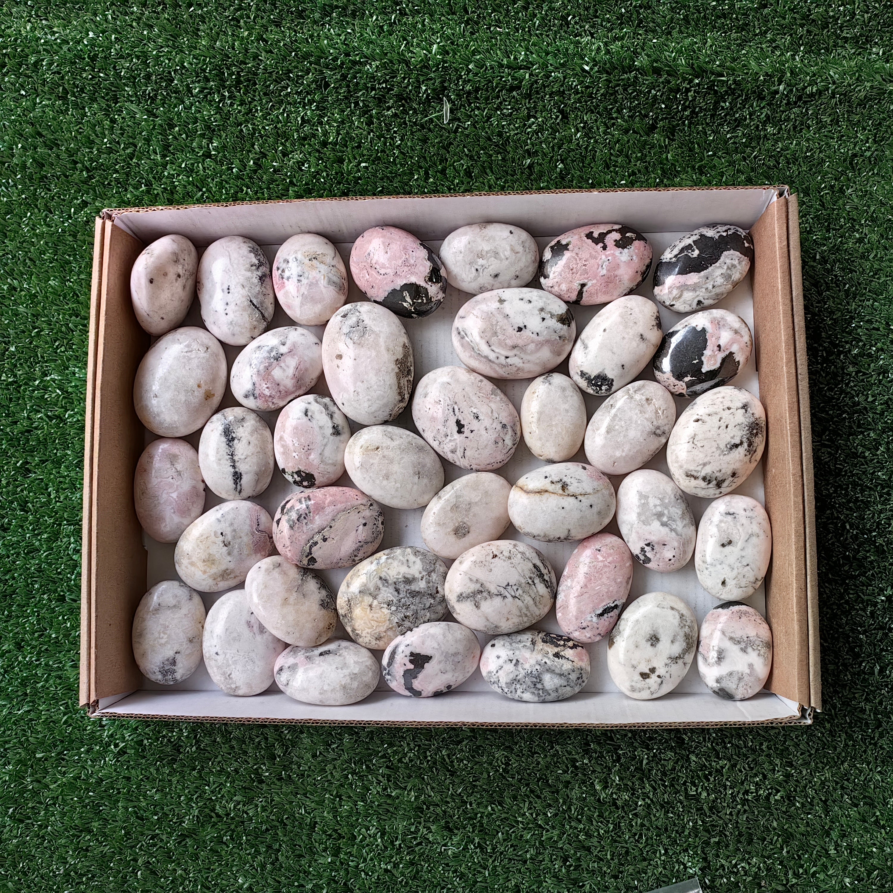 38 pc mangano calcite with rhodonite palms