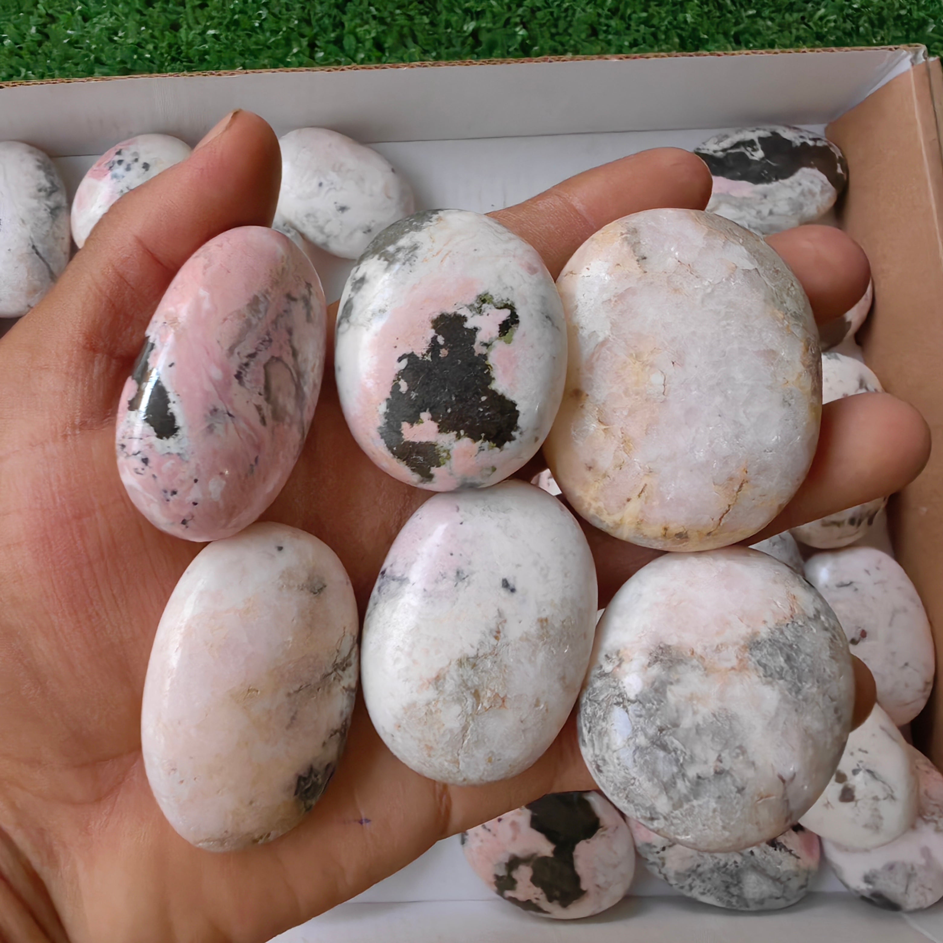 38 pc mangano calcite with rhodonite palms
