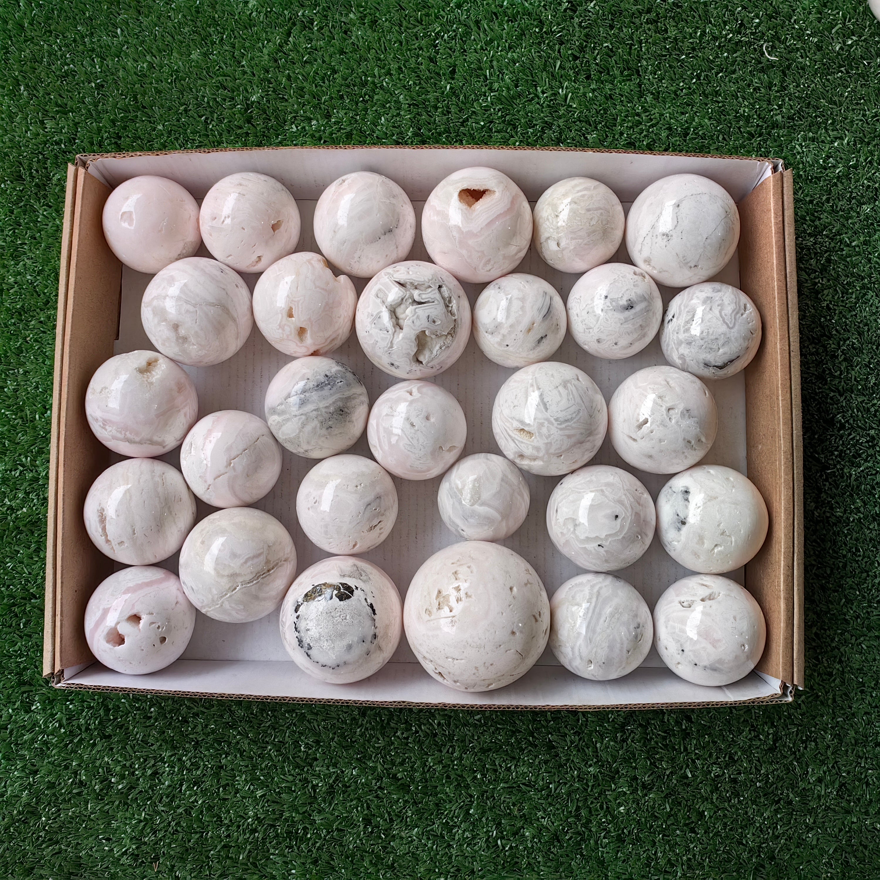 29 pc mangano calcite spheres