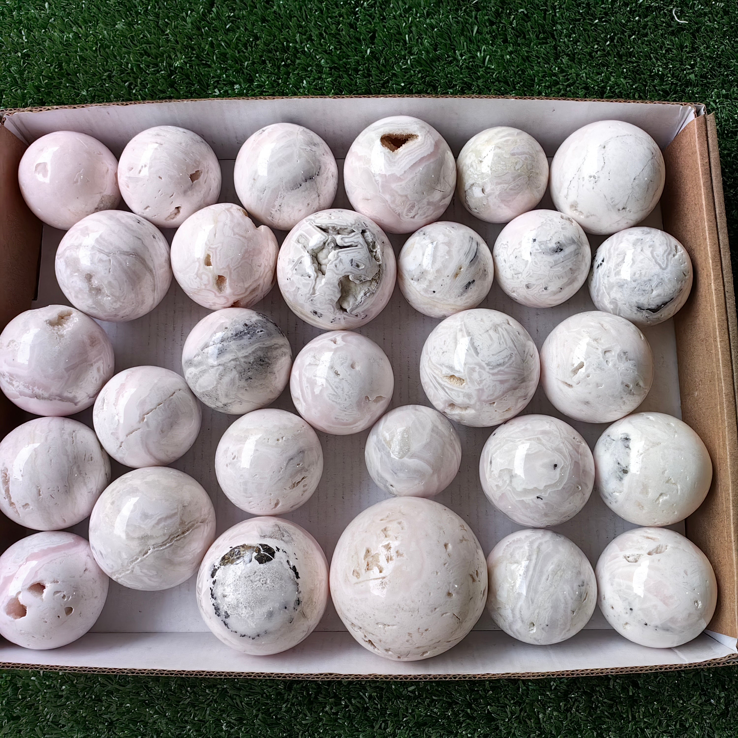 29 pc mangano calcite spheres