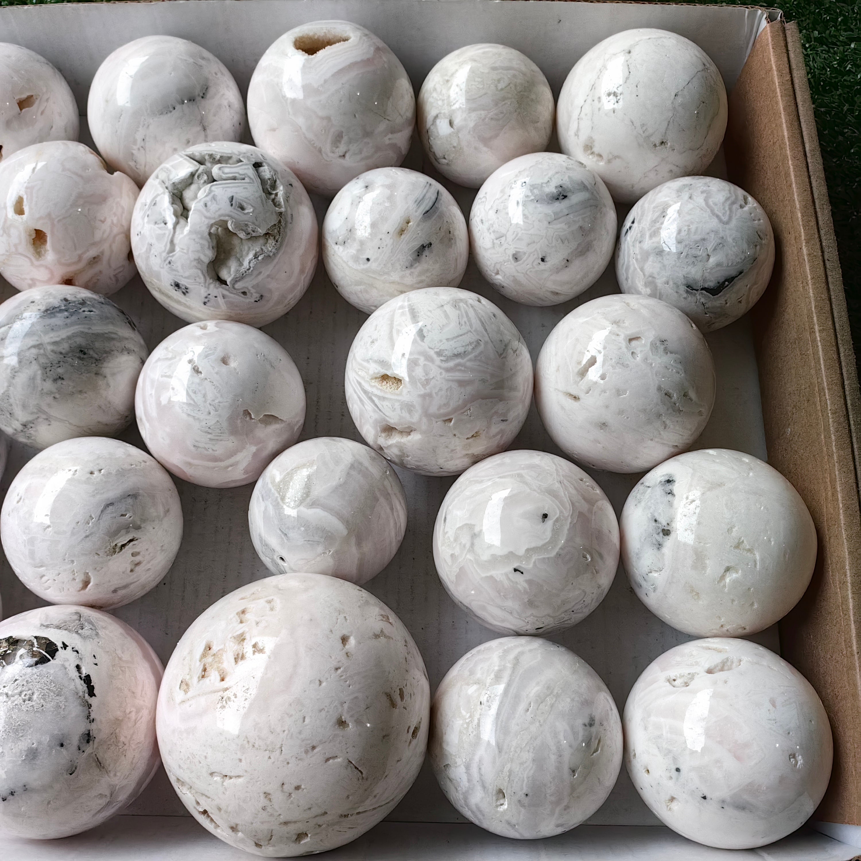 29 pc mangano calcite spheres