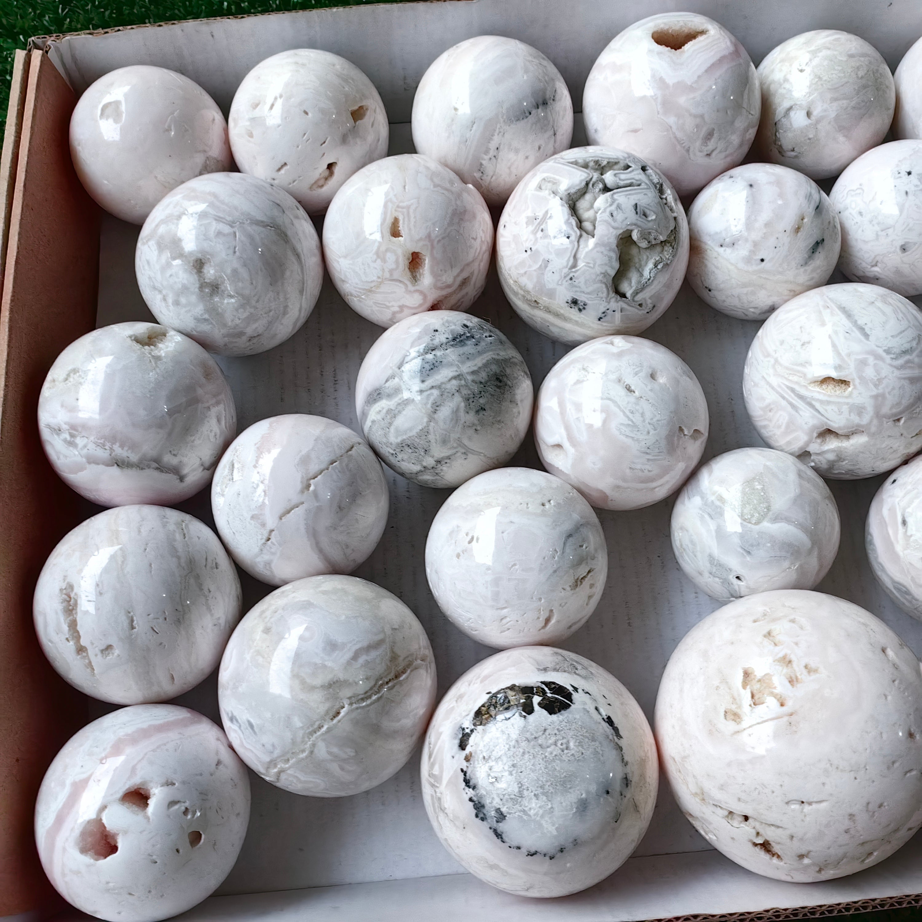29 pc mangano calcite spheres