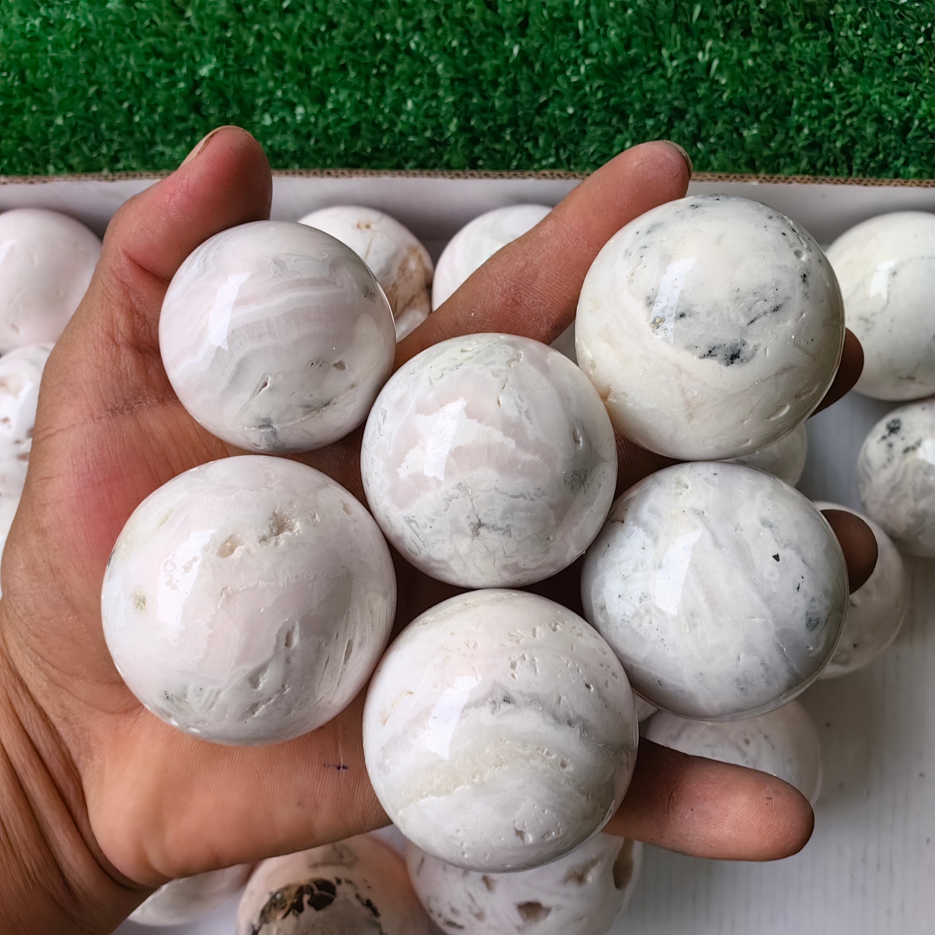 29 pc mangano calcite spheres