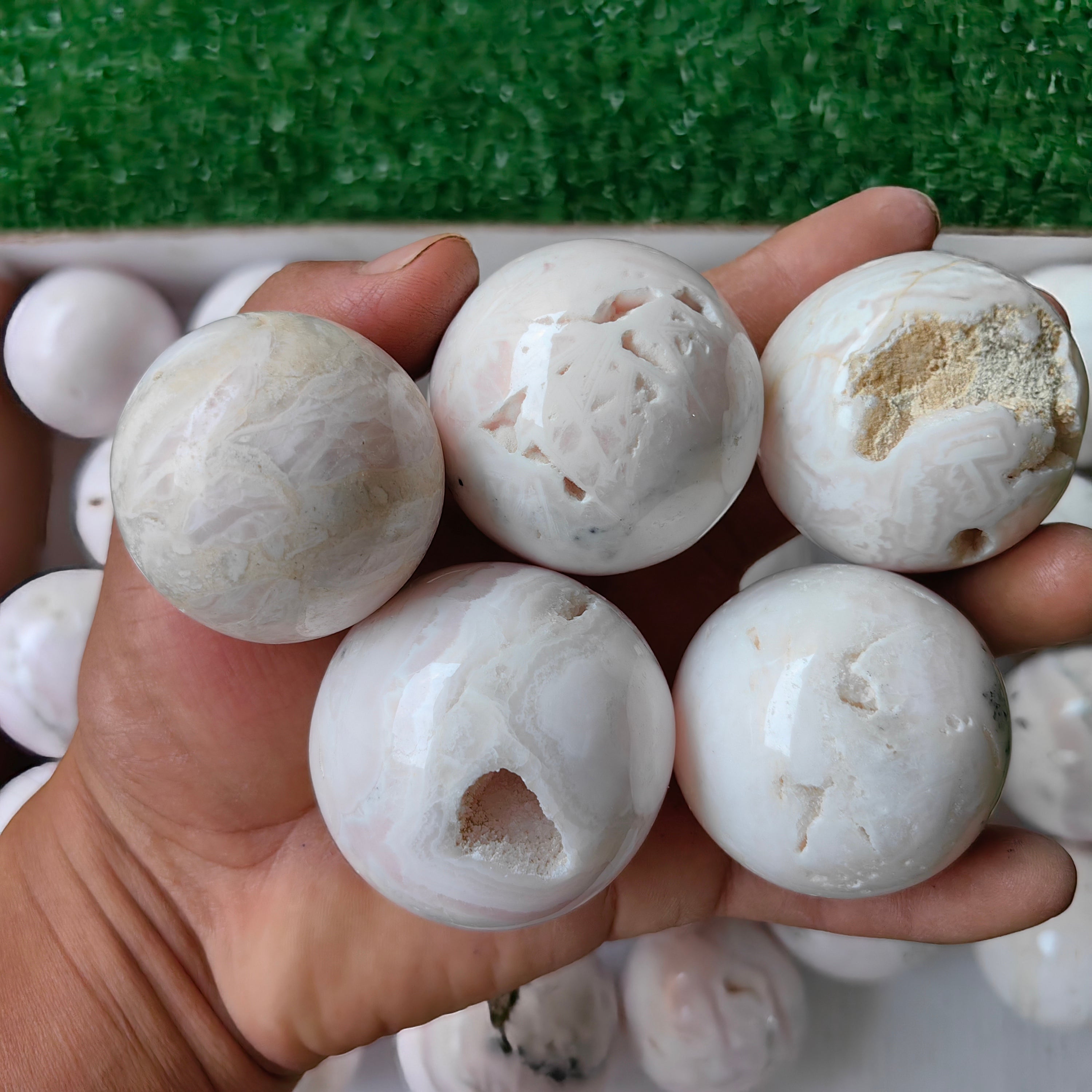 29 pc mangano calcite spheres