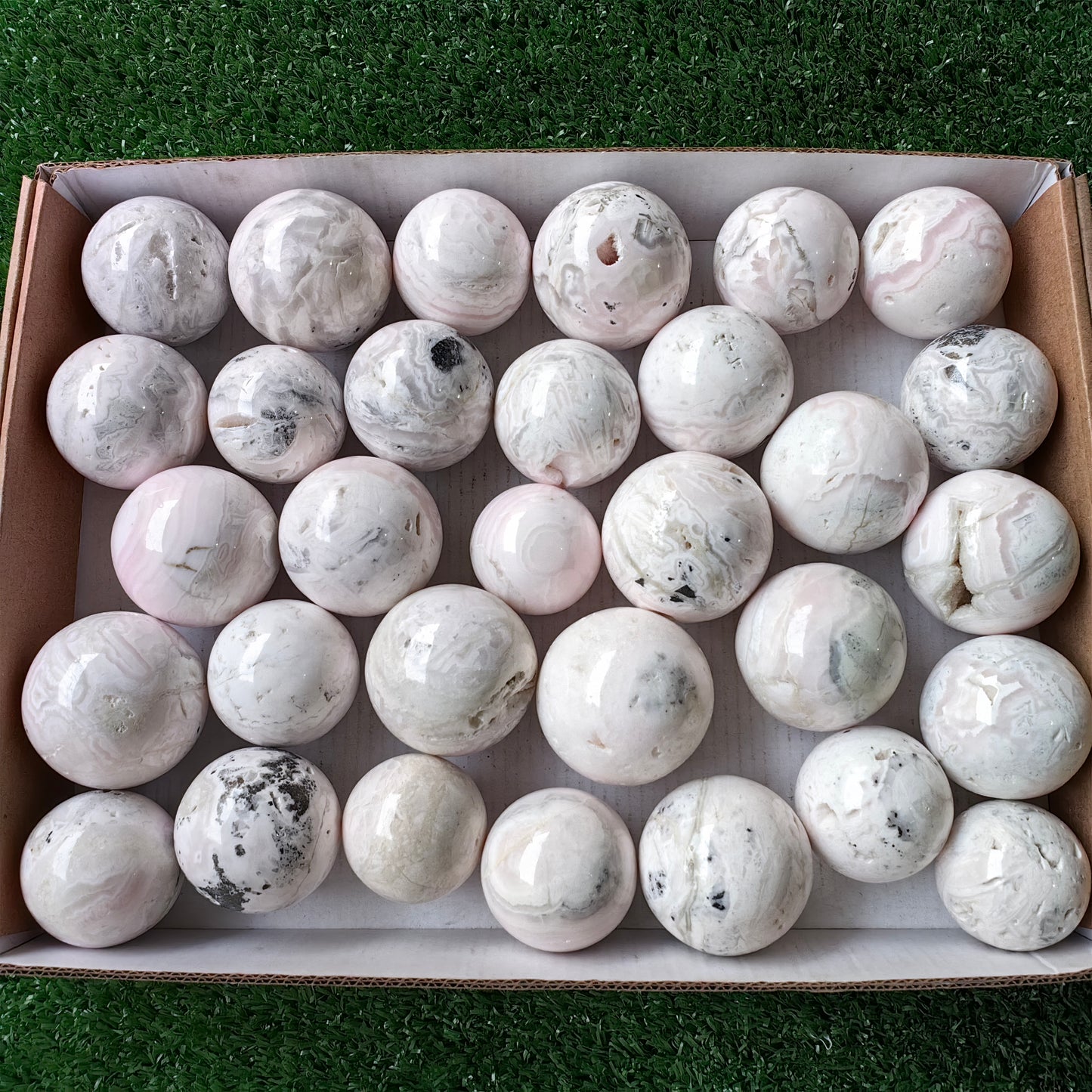 31 pc mangano calcite spheres