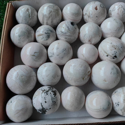 31 pc mangano calcite spheres