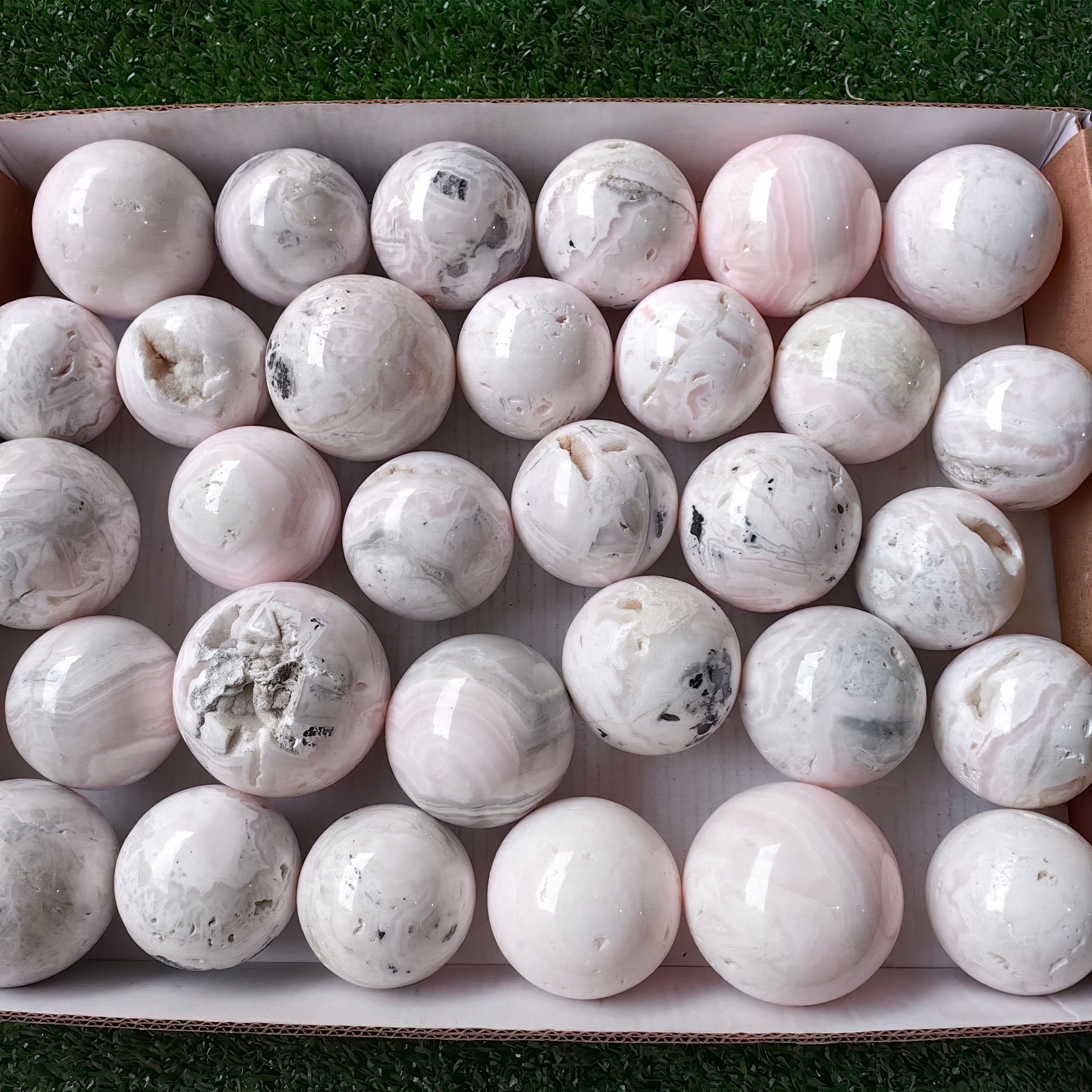 31 pc mangano calcite spheres