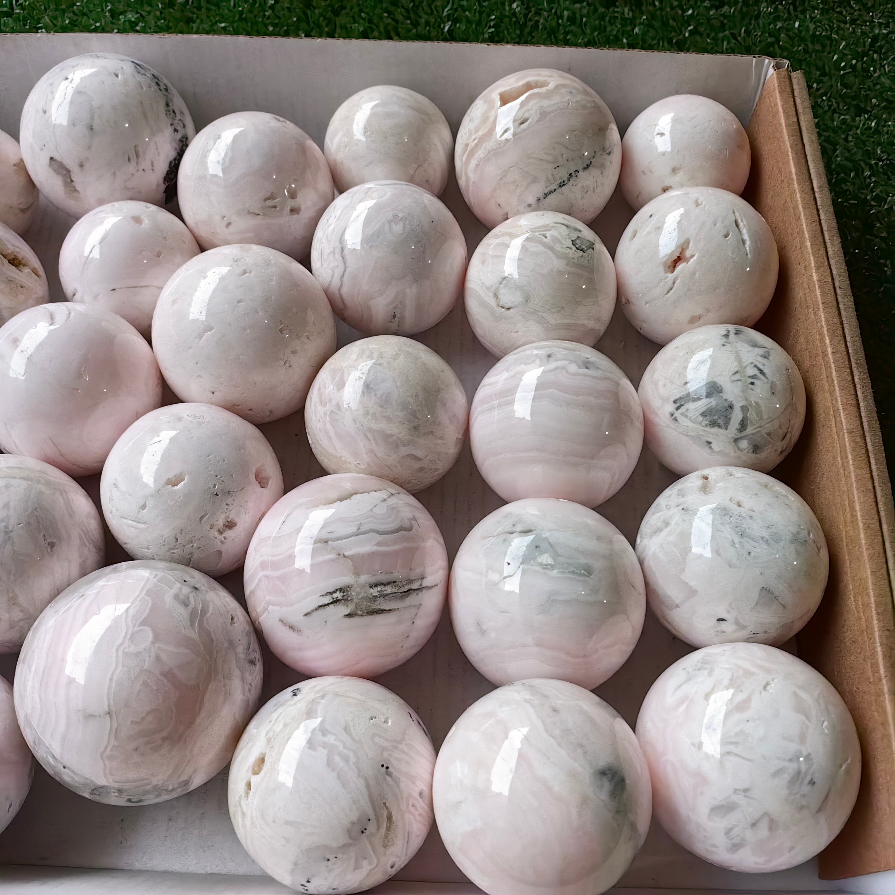 33 pc mangano calcite spheres
