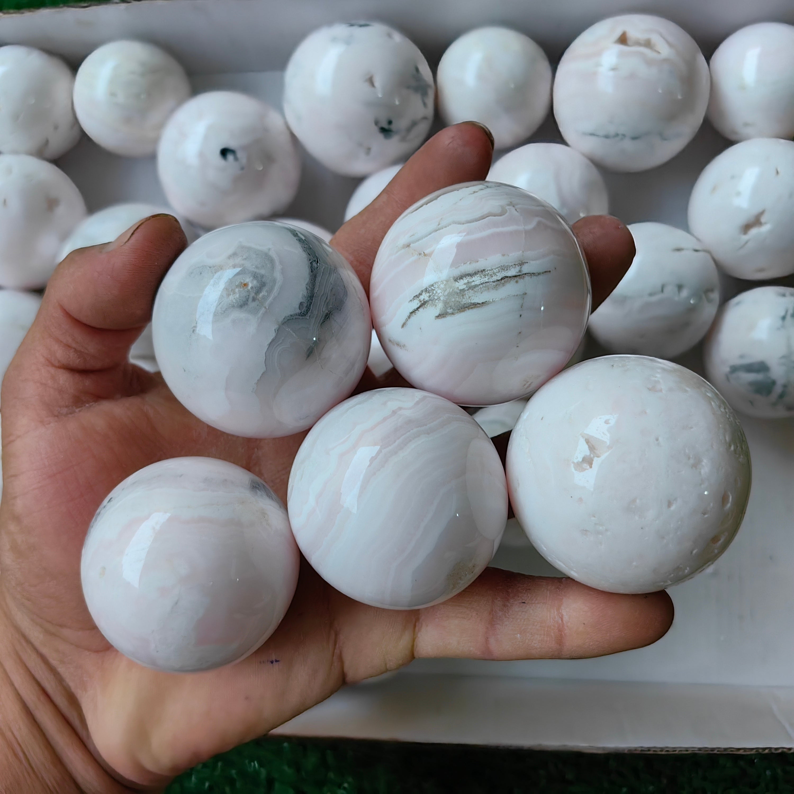 33 pc mangano calcite spheres