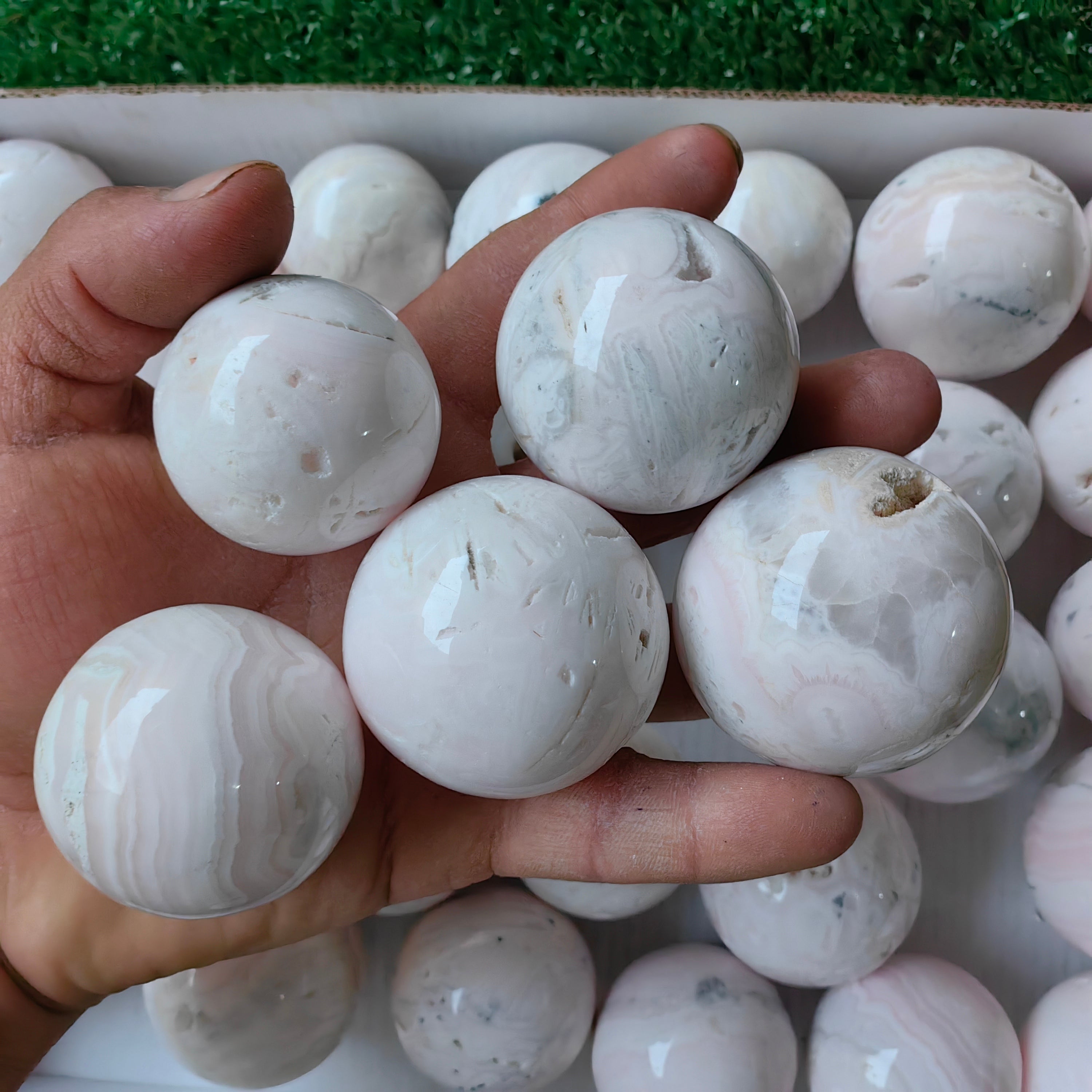 33 pc mangano calcite spheres