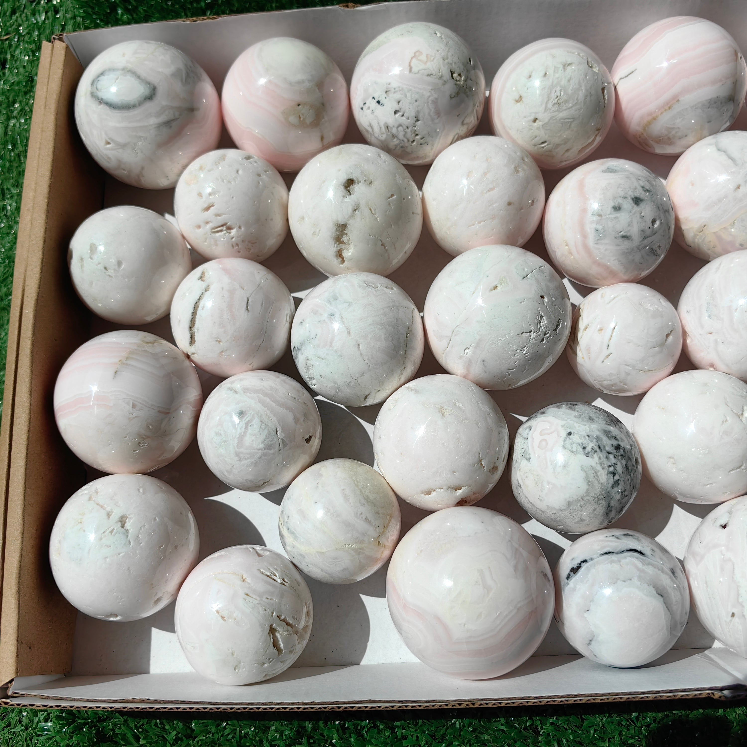 32 pc mangano calcite spheres
